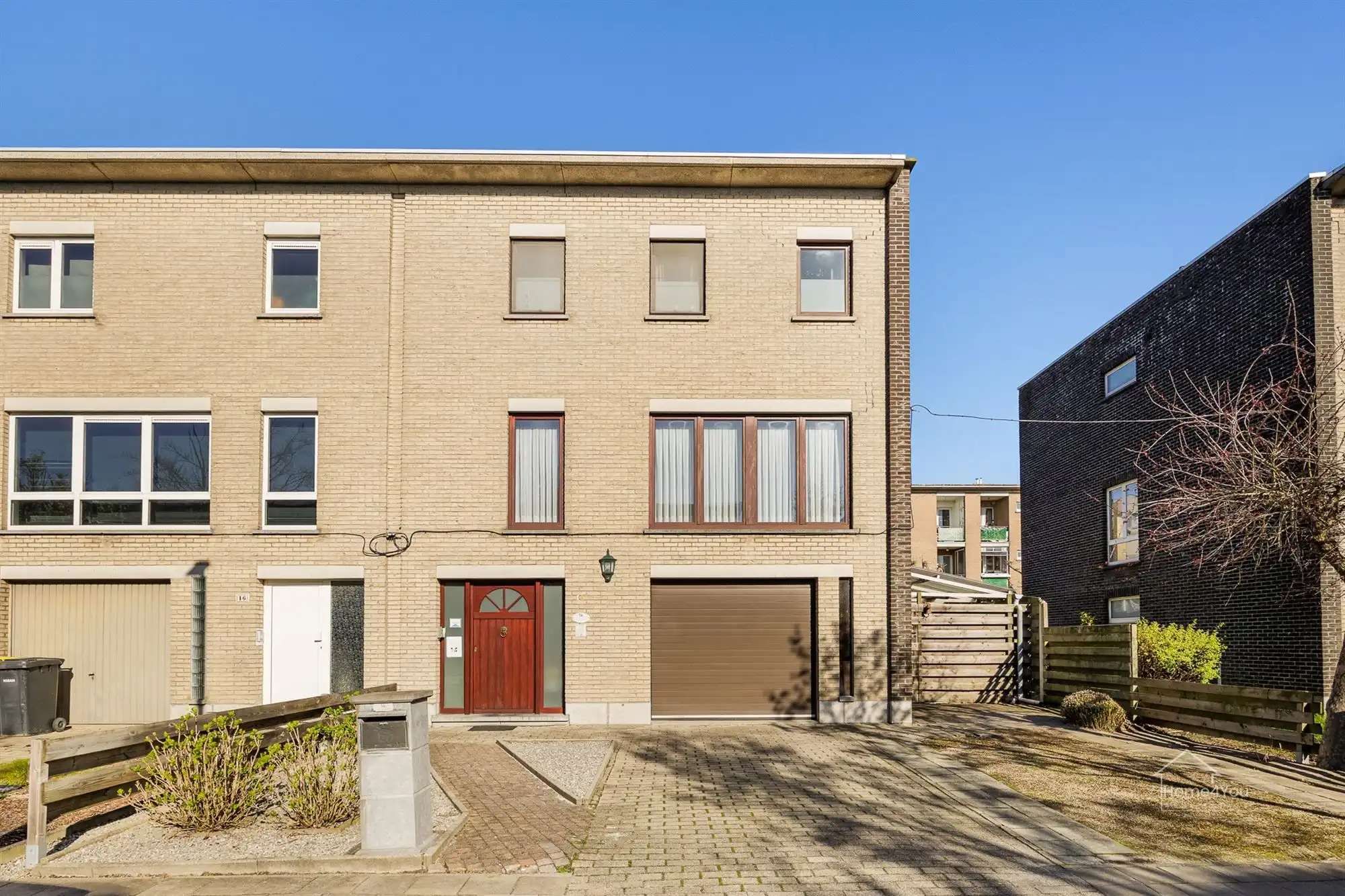 Ruime gezinswoning met 5 slaapkamers en tuin foto 5