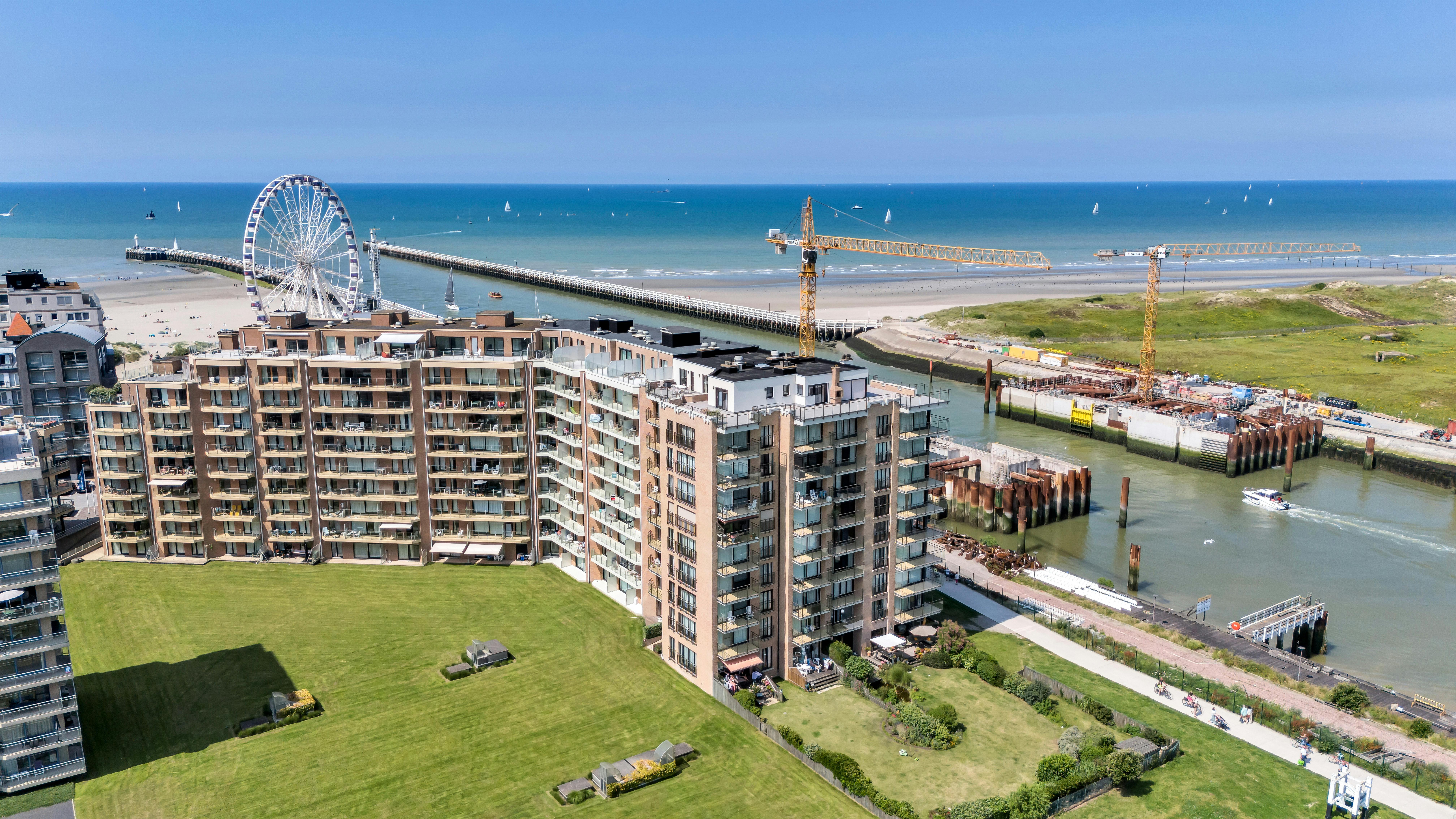 Exclusief appartement met prachtig zicht op de Havengeul en de zee! foto 3