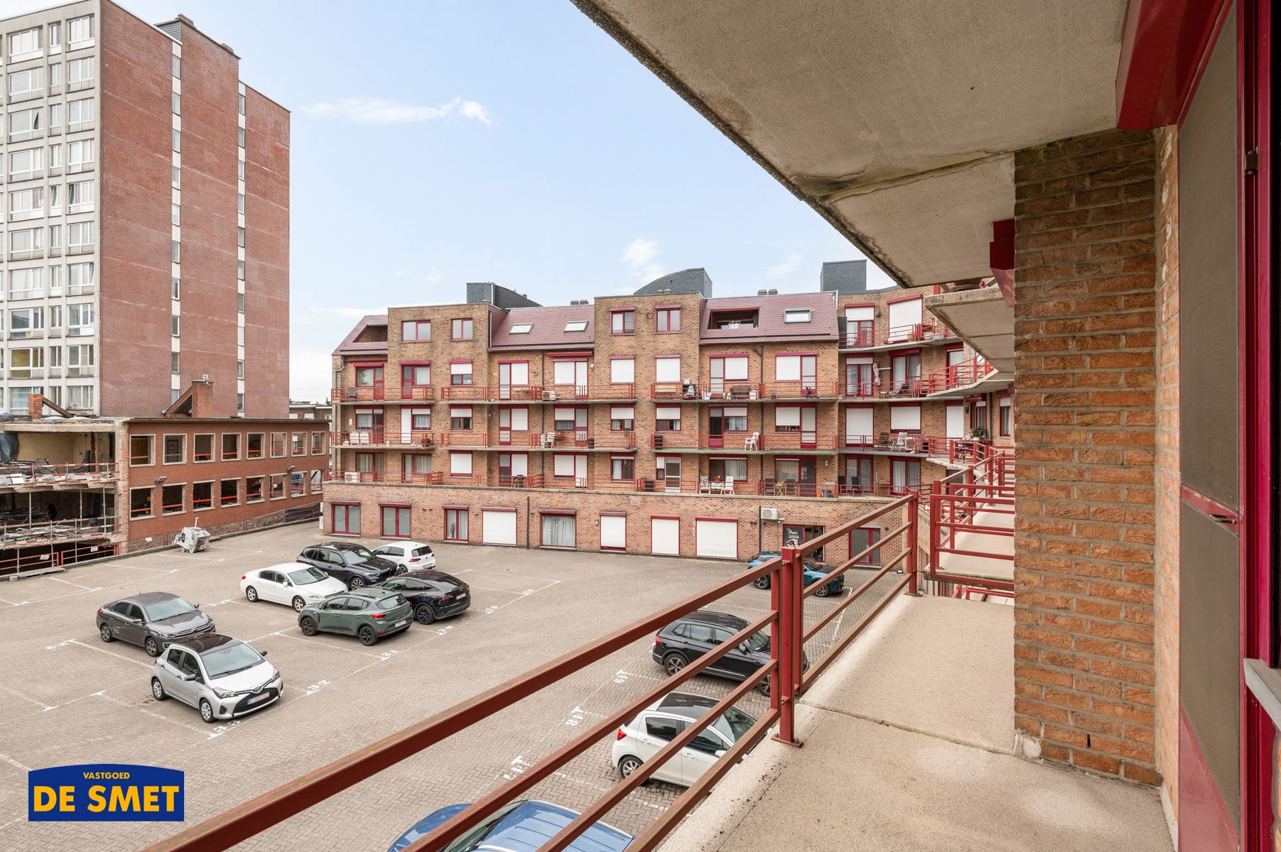 Appartement met lift, twee terrassen en autostaanplaats foto 12