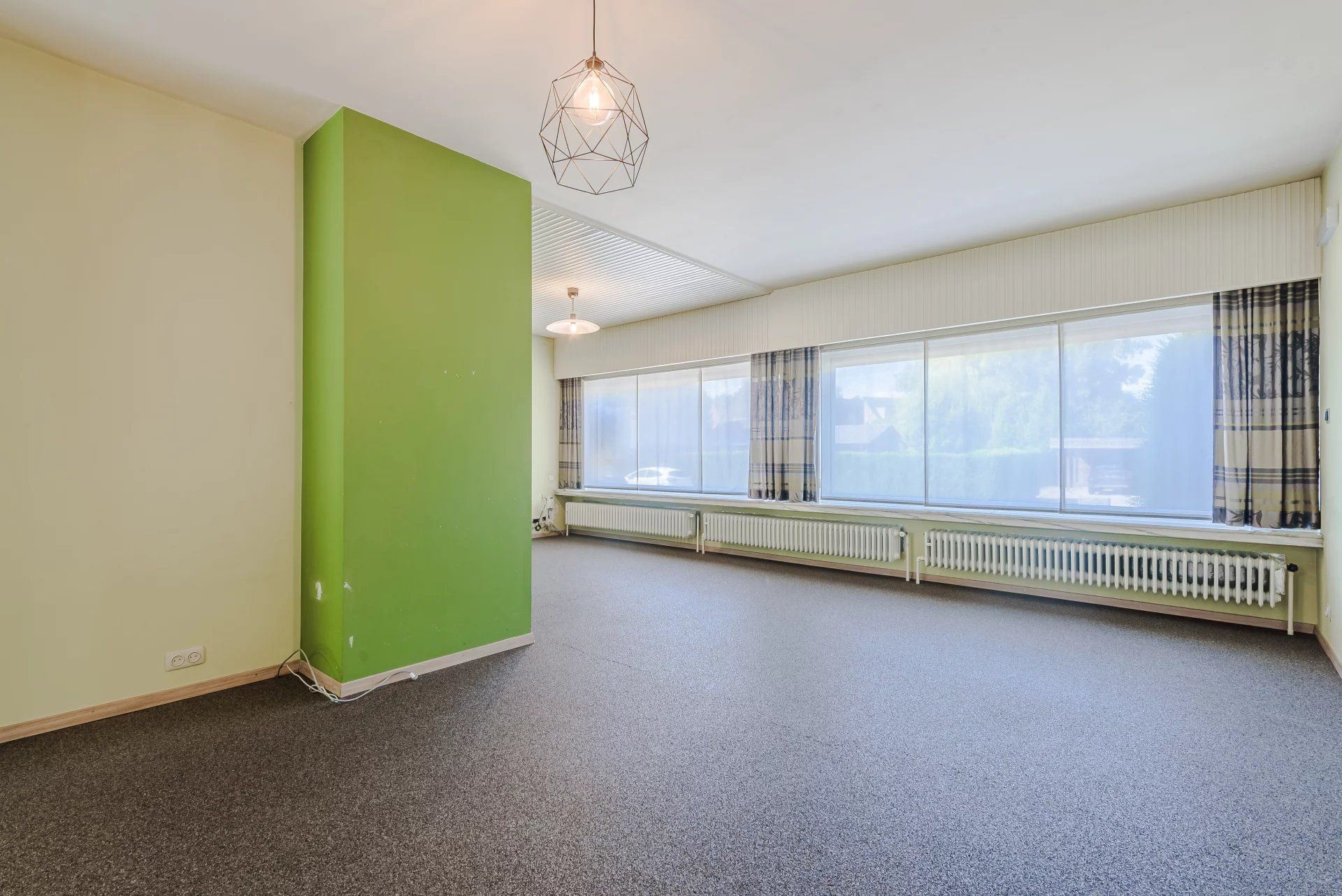 Moderne instapklare woning met 3 slaapkamers op mooi perceel. foto 10