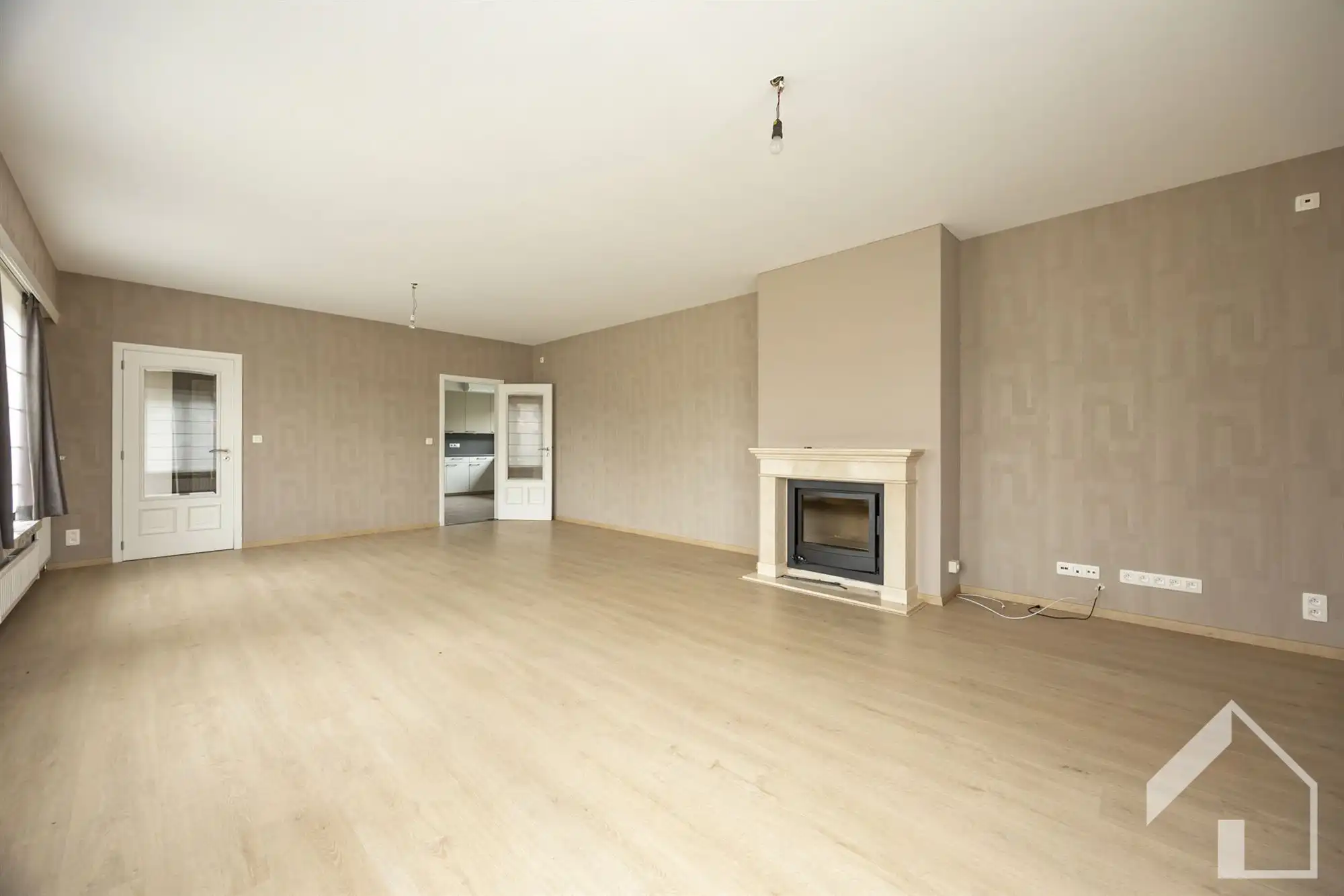 Gerenoveerde laagbouwwoning op 2984m2 foto 4