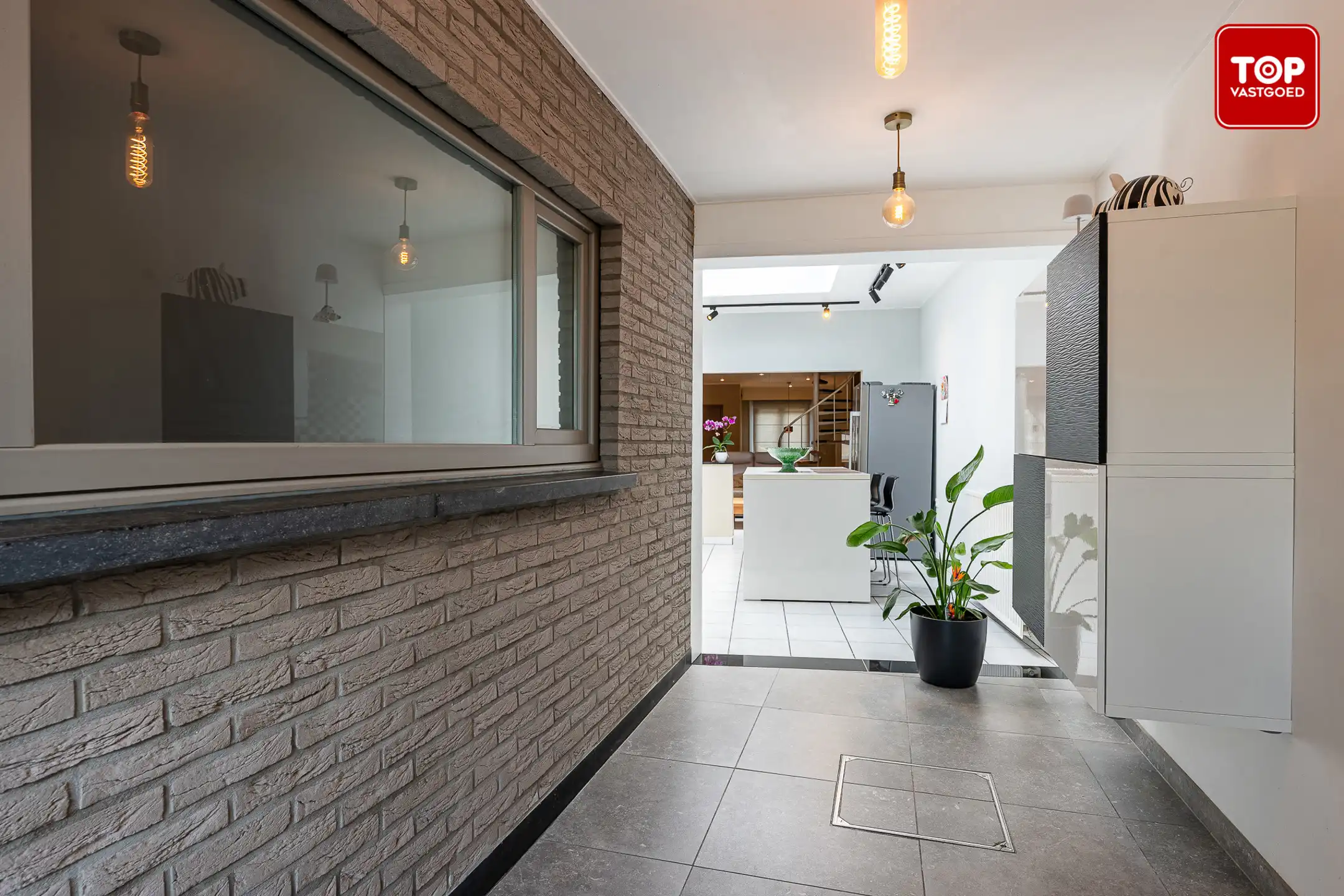 Instapklare woning met mooi aangelegde tuin.  foto 9
