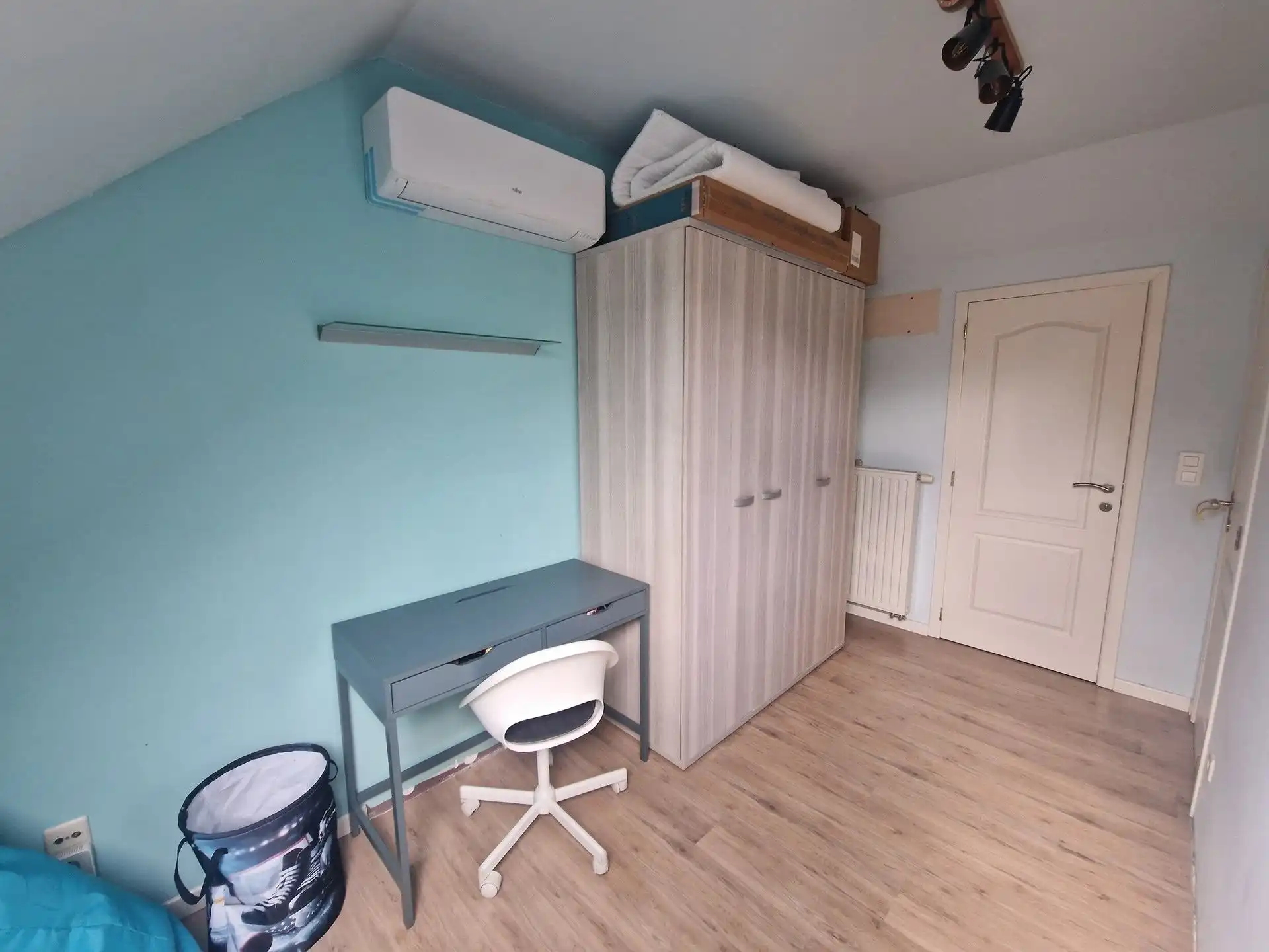 Instapklare, zeer verzorgde woning gelegen te Schriek, op de grens met Putte. foto 12