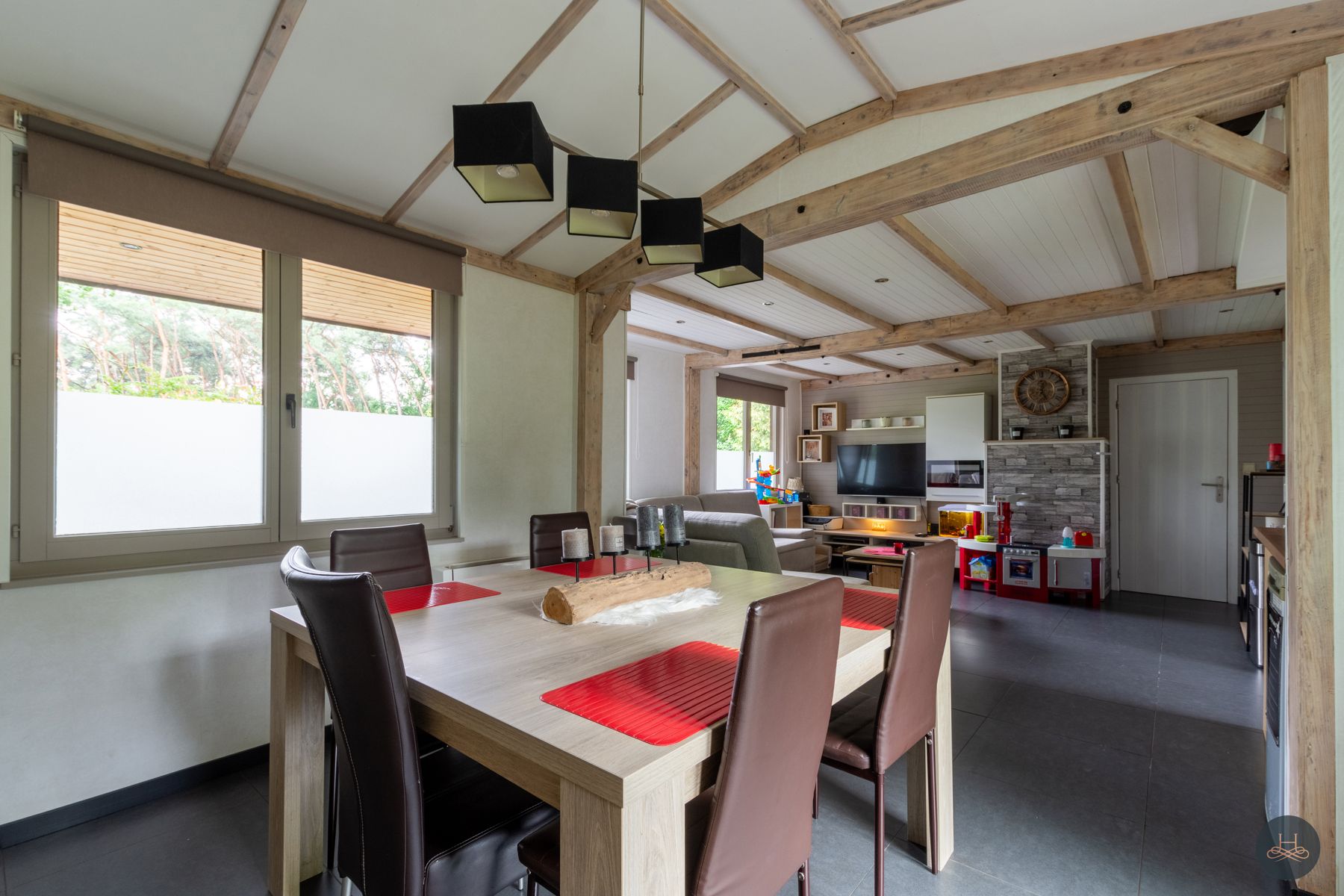 Vernieuwde en instapklare chalet op rustige locatie foto 11
