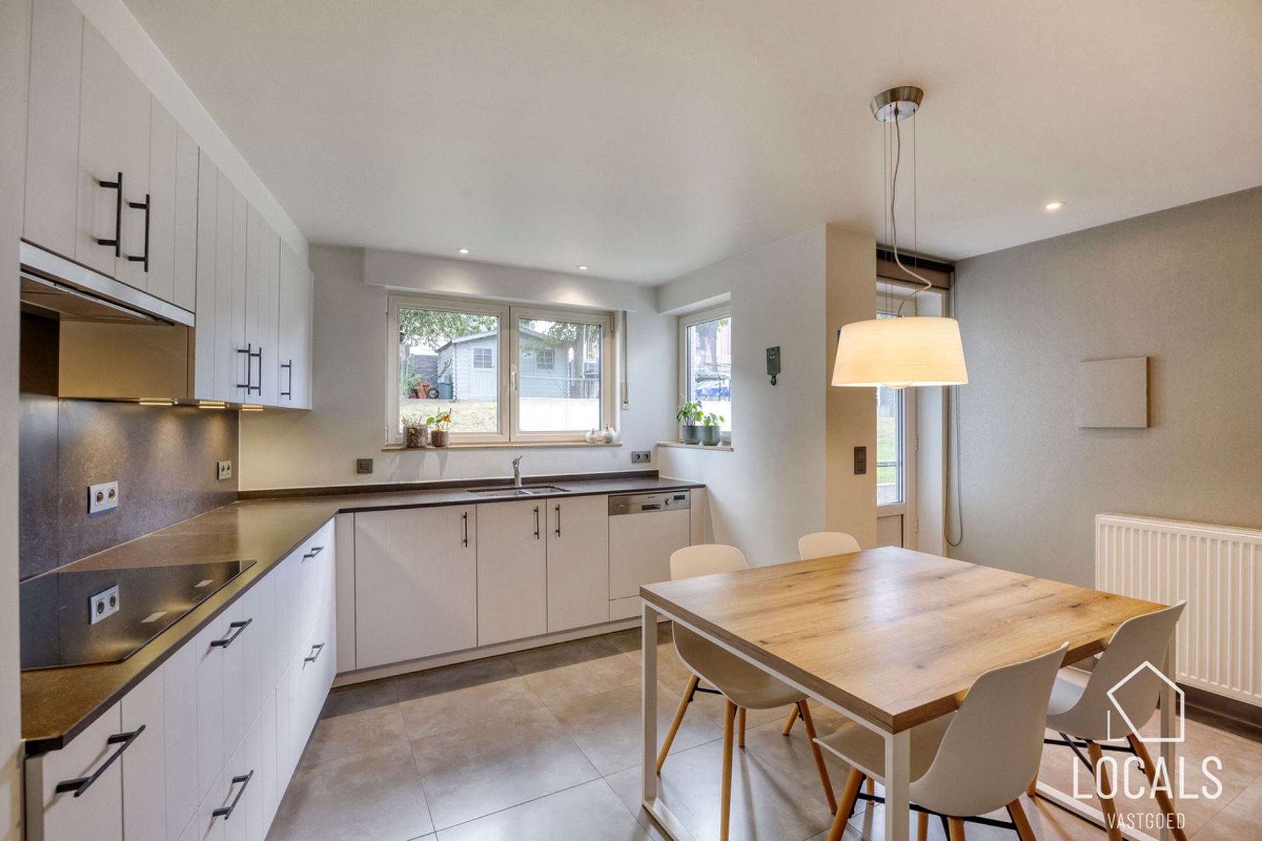 Instapklare halfopen bebouwing met tuin te Okegem foto 11