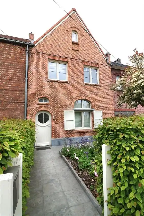 Stadswoning met drie slpk en tuintje op gunstige locatie foto 37