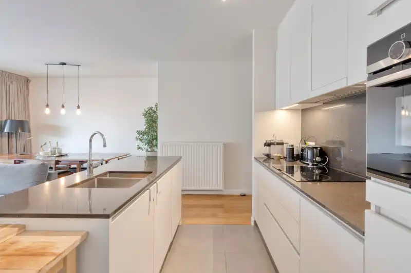 Luxueus appartement, parkeerplaats, terras en verkoop onder registratierechten! foto 4