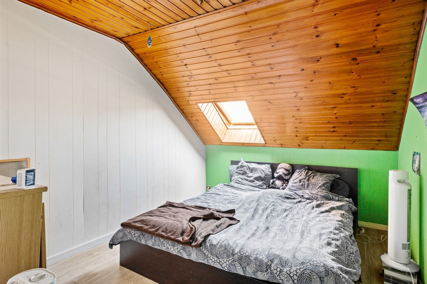 Ruim te renoveren duplex-appartement met 4 slaapkamers in Schoten! foto 11