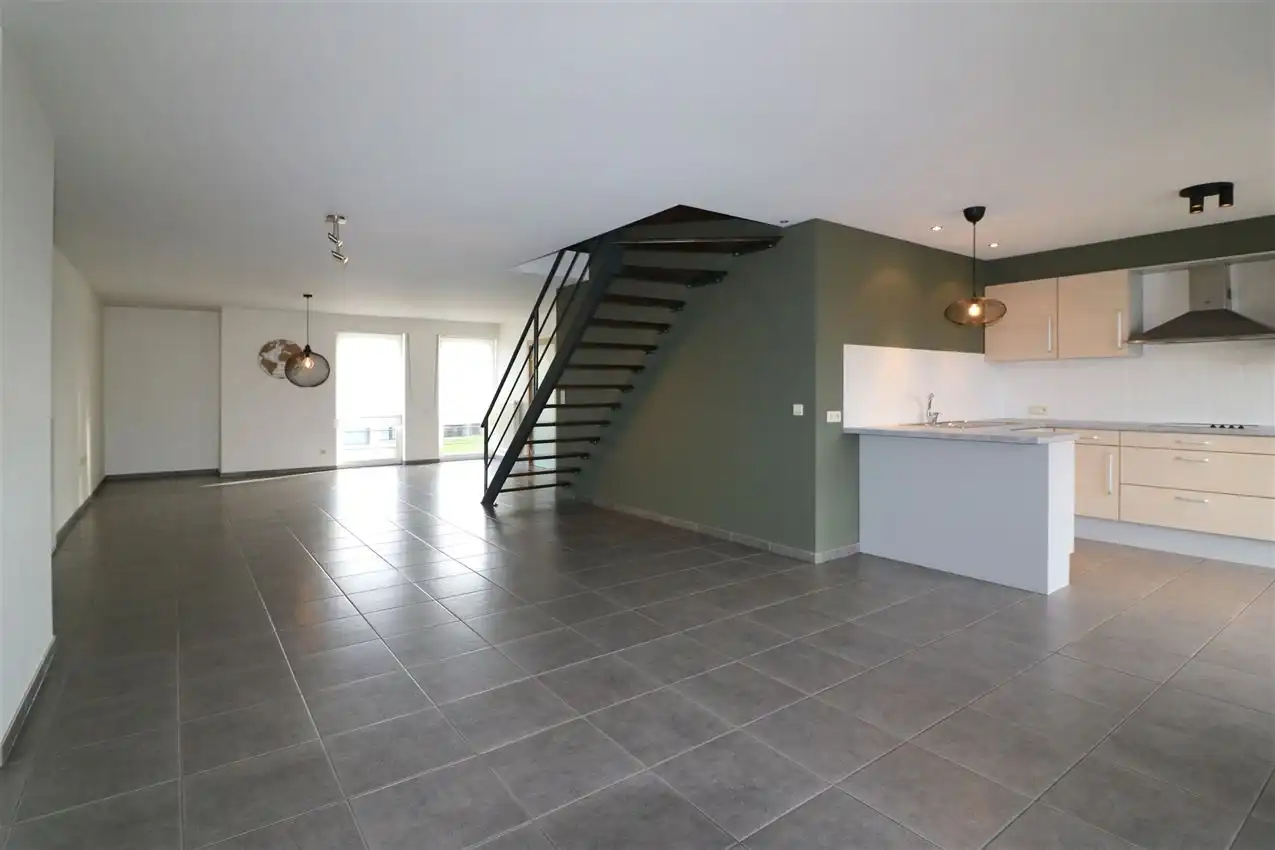 Duplex met groot terras, twee slpk en afgesloten garage foto 7