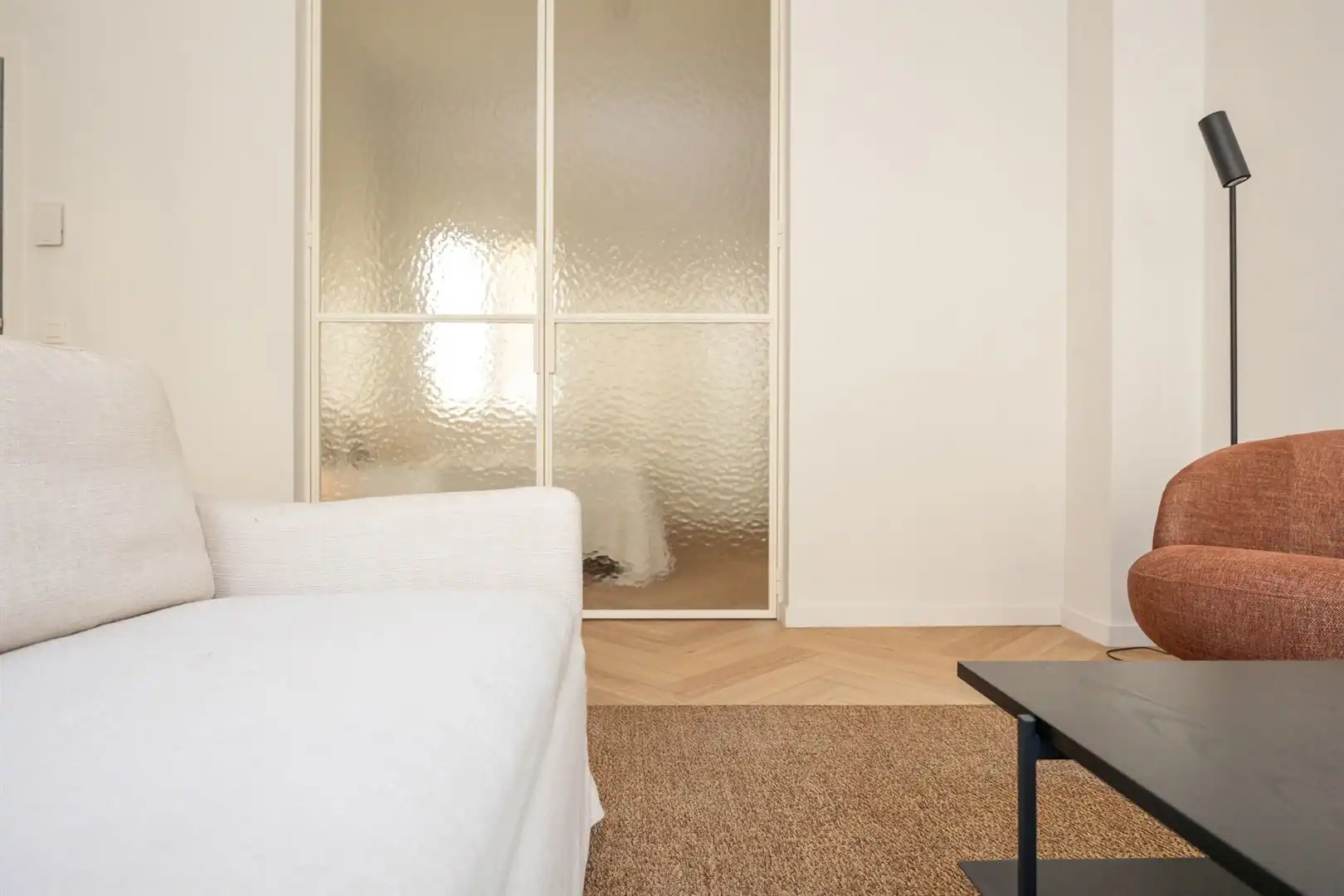 Gerenoveerd en een bemeubeld appartement met 1 slaapkamer.  foto 11