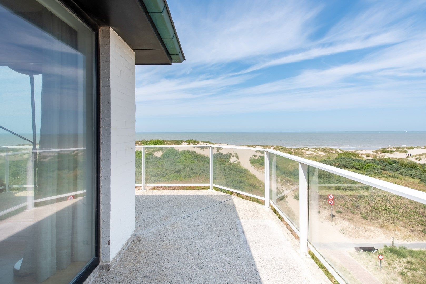 Luxueuze penthouse met drie slaapkamers en frontaal zeezicht in Res. Eden Beach foto 2