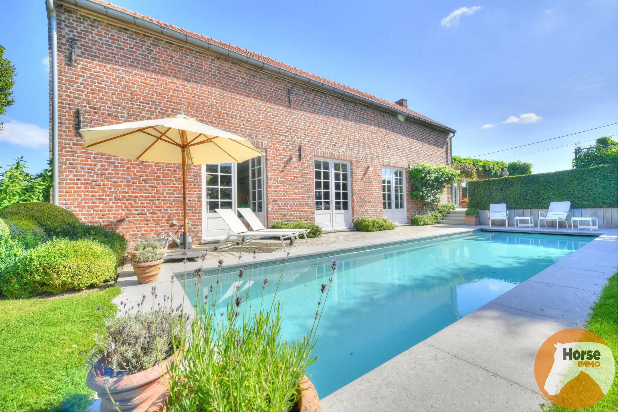 GOOIK - Luxueus afgewerkte hoeve met bijgebouw en weide foto 27