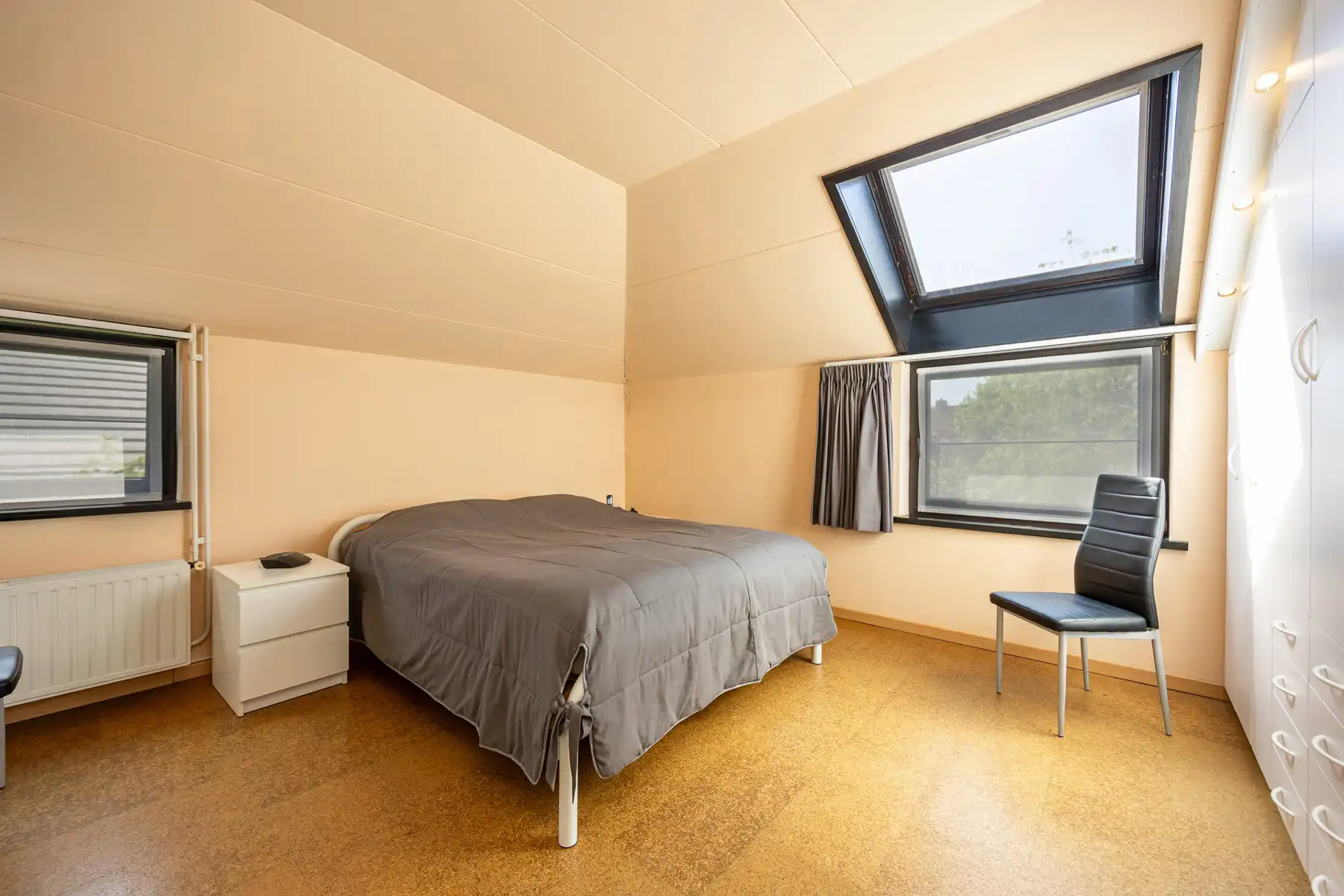 Ruime gezinswoning op een perceel van ca 675 m² in een doodlopende straat. foto 11