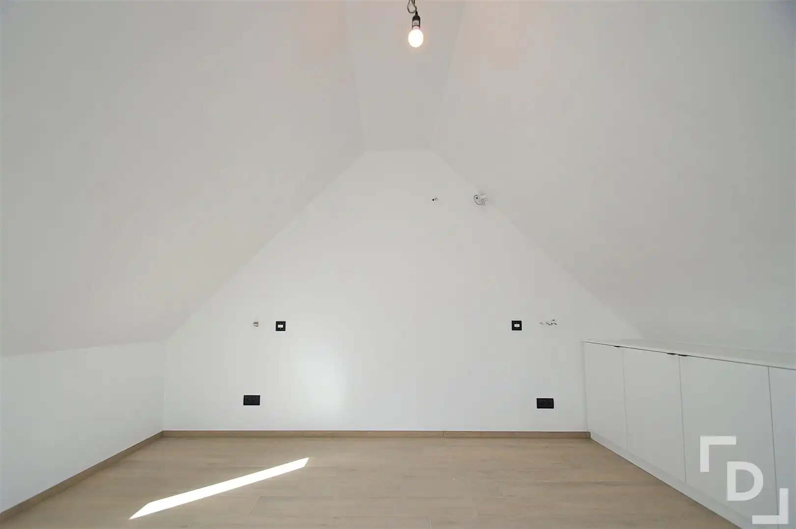 Modern en energiezuinige nieuwbouwwoning te huur in centrum Ieper. foto 17