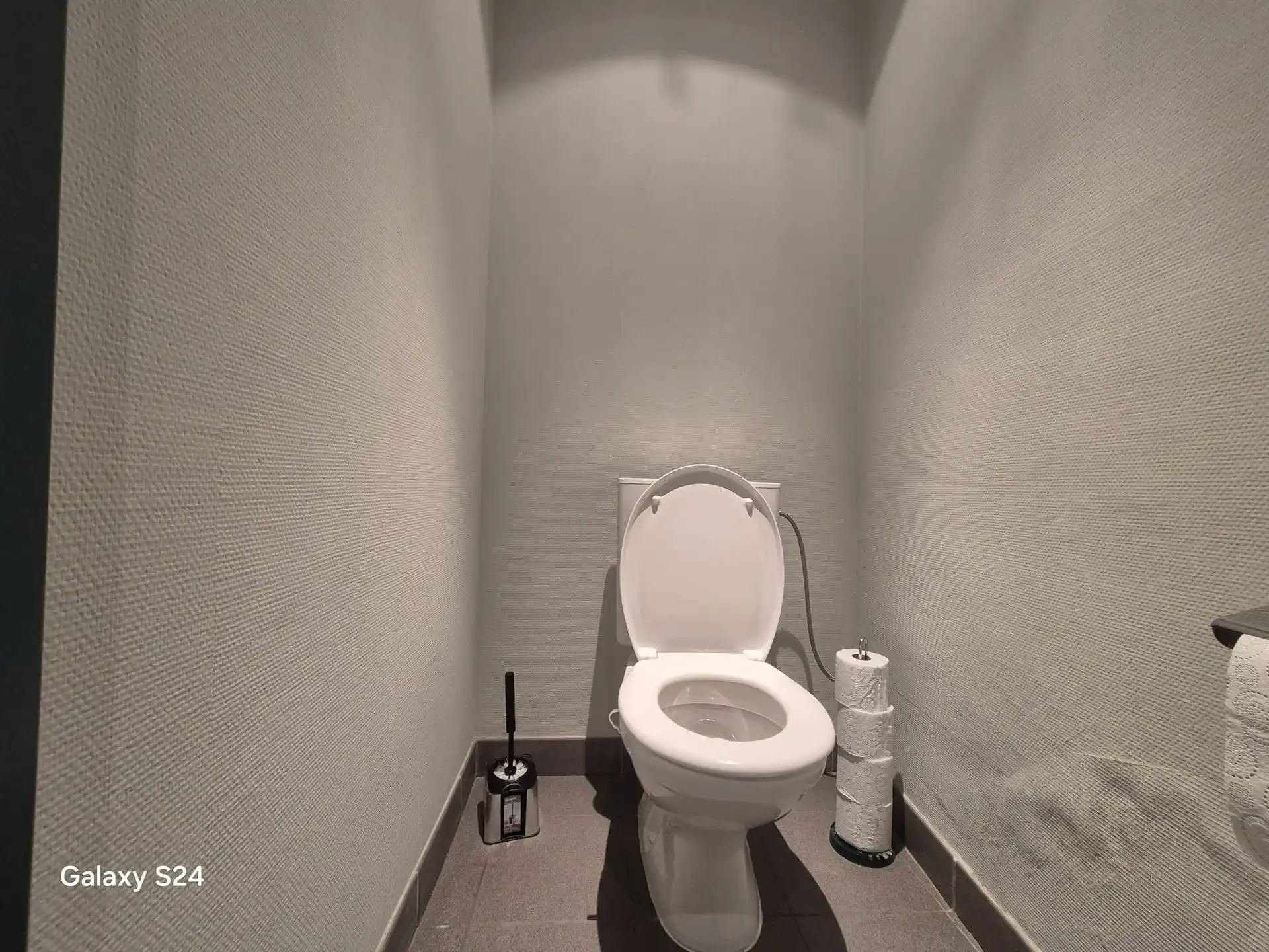 Ruim handelspand te huur – voormalig bankkantoor.  foto 17