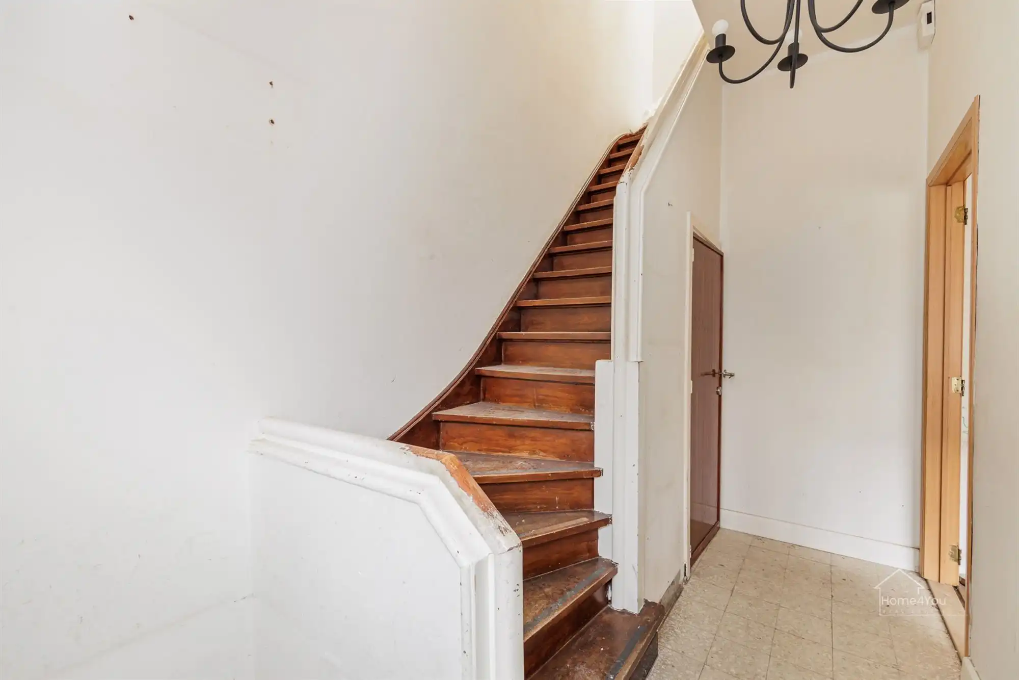 Af te werken woning met tal van mogelijkheden op een uitstekende locatie te Wilrijk foto 10