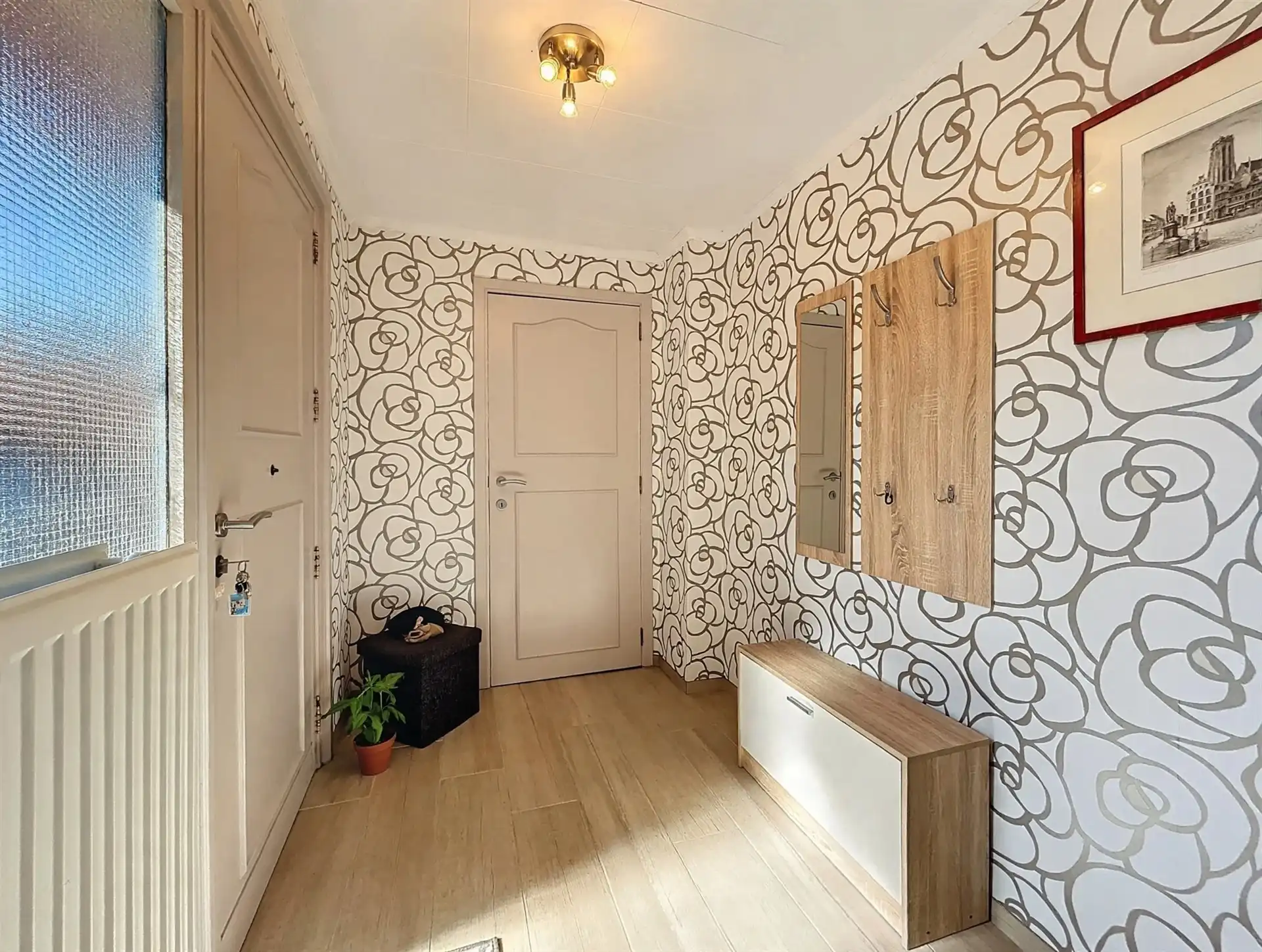 Open bebouwing met 3 slaapkamers en inpandige garage op toplocatie foto 9