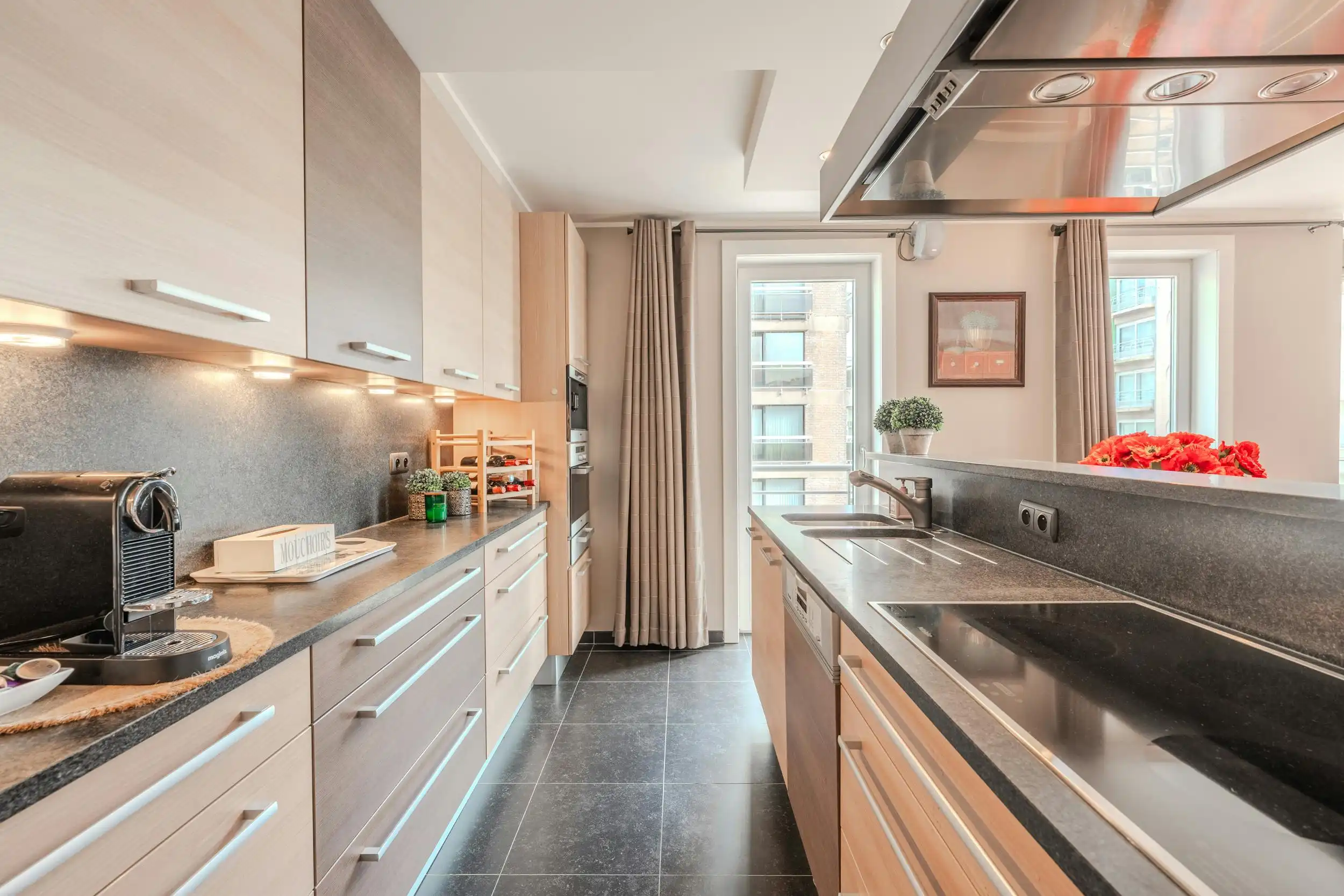 Lichtrijk hoekappartement met 3 slaapkamers op topligging! foto 5