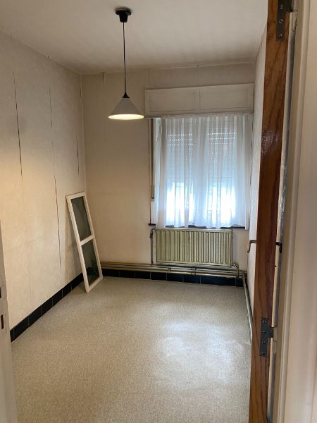 Te renoveren woning nabij centrum Mol, met aanpalende grond van +-21a, gelegen in doodlopende straat foto 28