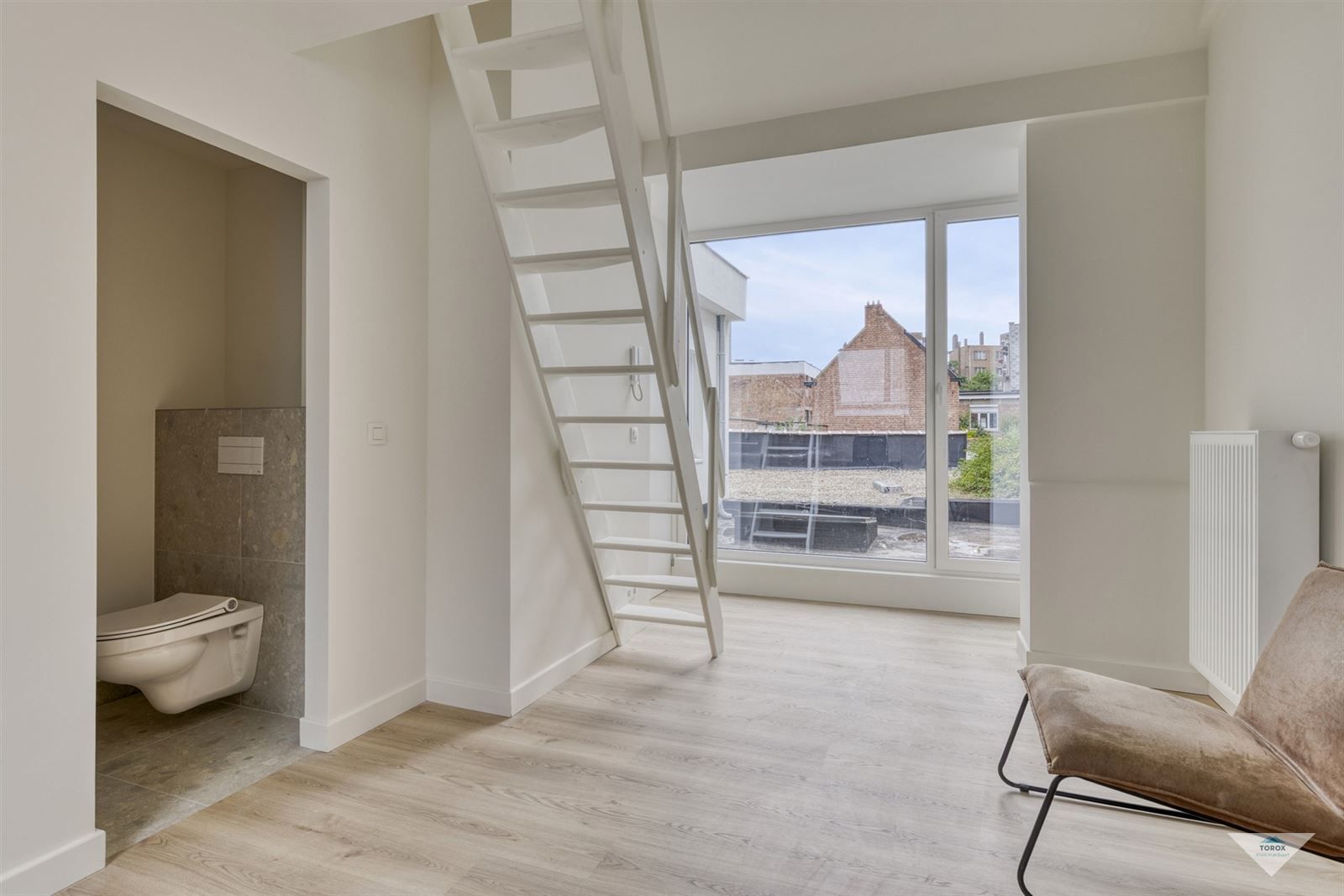 Instapklaar nieuwbouw-studentenhuis met 5 bemeubelde kamers foto 7