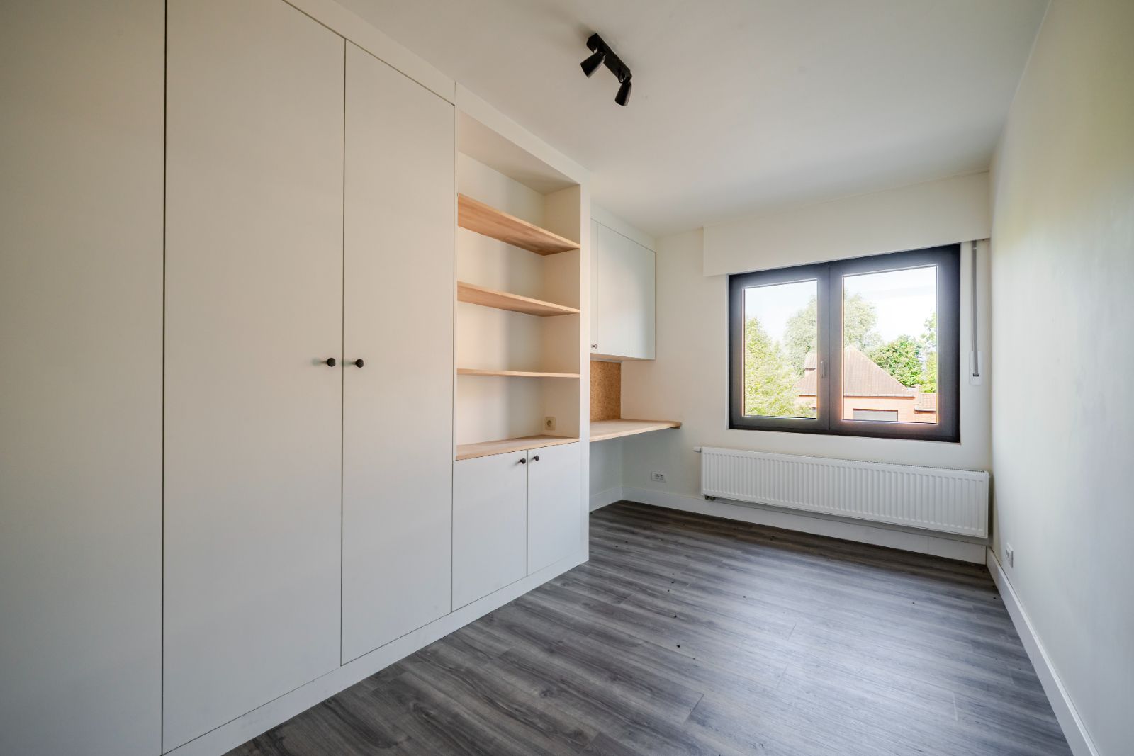 Eerste kijkdag 28/06/2025 tussen 09.00 en 10.00 uur! Af te werken woning met garage! foto 17