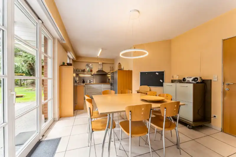 Ruime villa in de Roeselaarse stadsrand foto 6