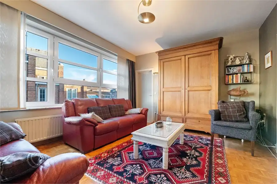 OPBRENGSTEIGENDOM MET HANDELSRUIMTE EN DUPLEX-APPARTEMENT IN SINT-TRUIDEN foto 18