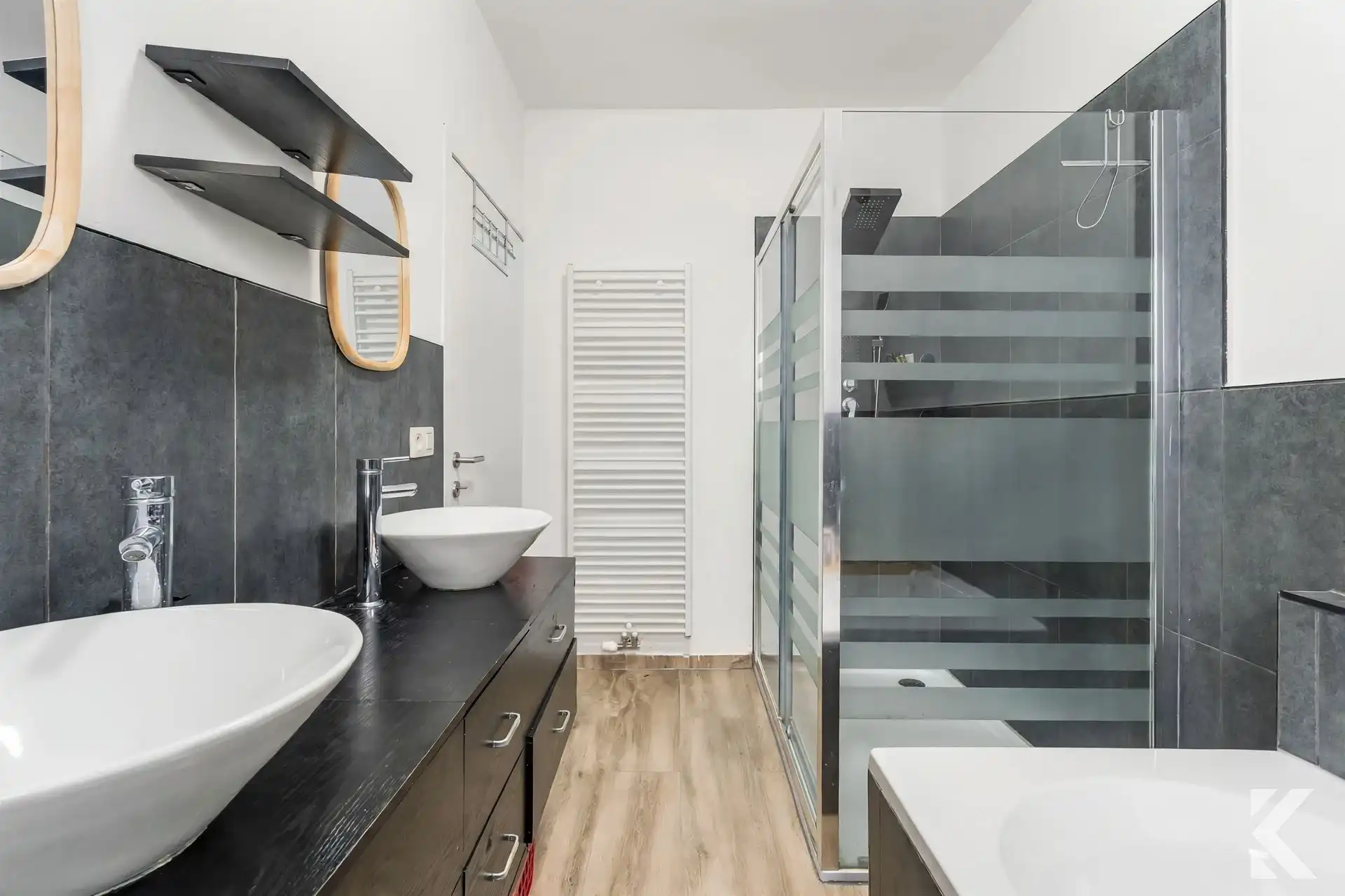 ALBATROSSTRAAT – VOLLEDIG GERENOVEERDE WONING MET TUIN foto 13