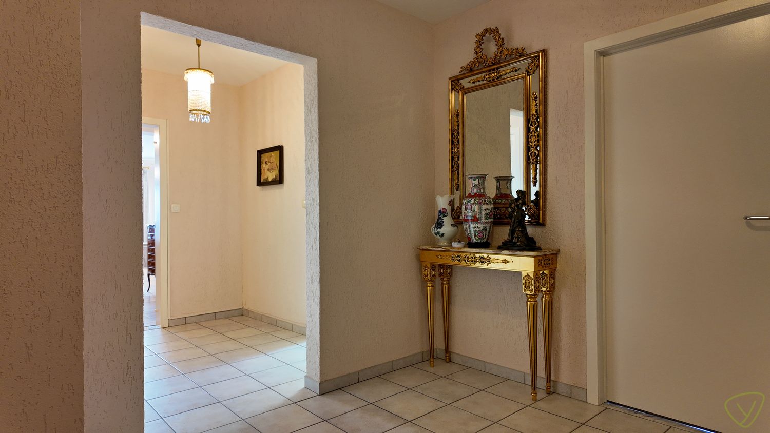 Ruim en lichtrijk appartement met lift en terras in residentie “Mozart” te Eeklo! foto 2