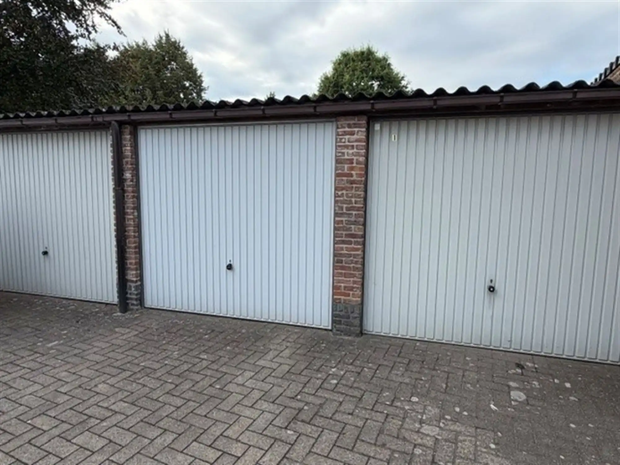 Lichtrijk appartement met terras en garagebox op een uitstekende locatie foto 7