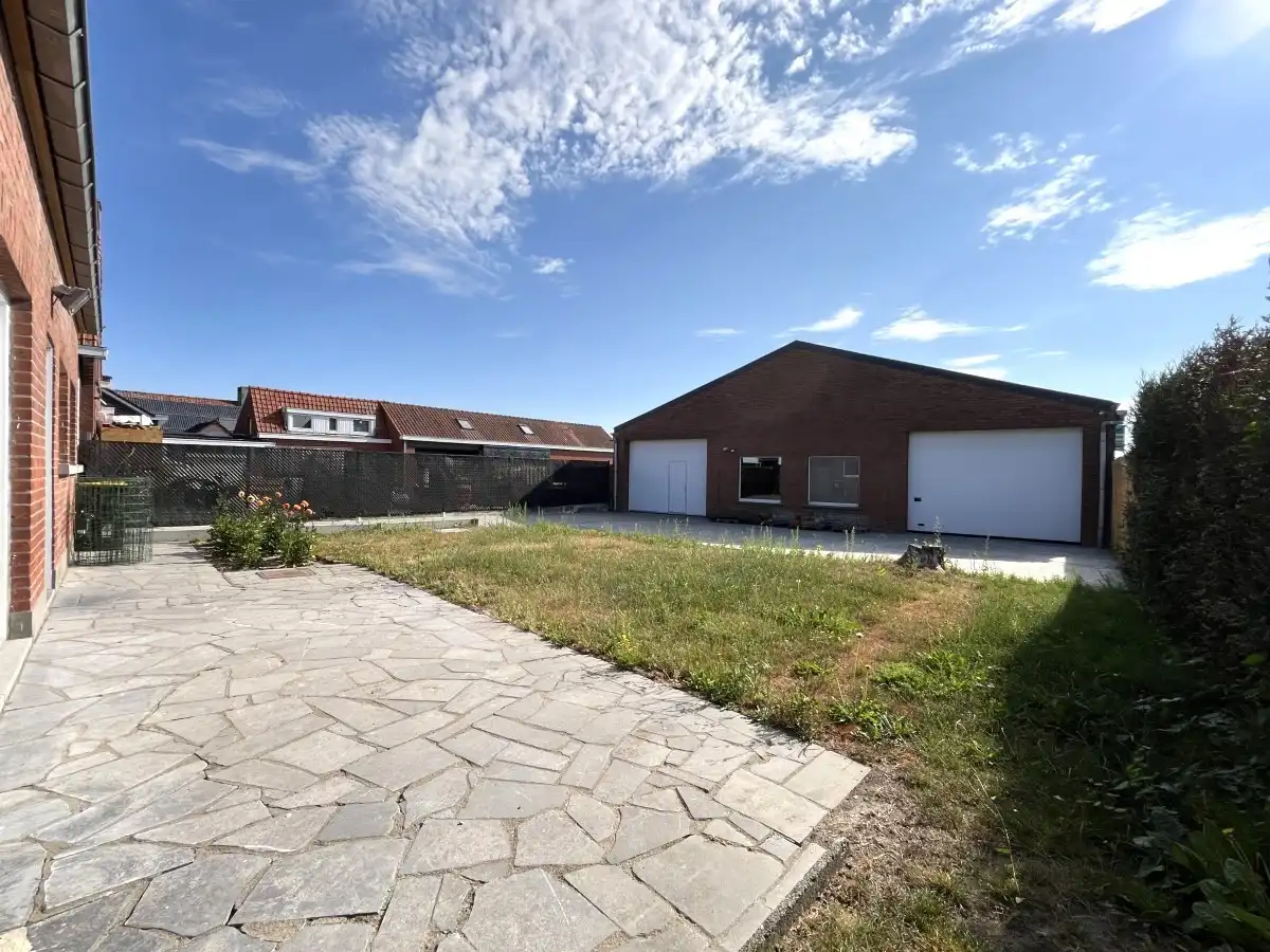 Ledegem – Instapklare gezinswoning met loods van 378 m² foto 12