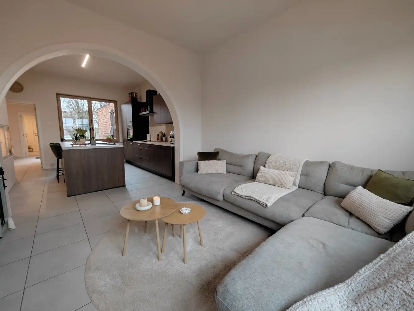 volledig gerenoveerde stadswoning met 4 slpks foto 7