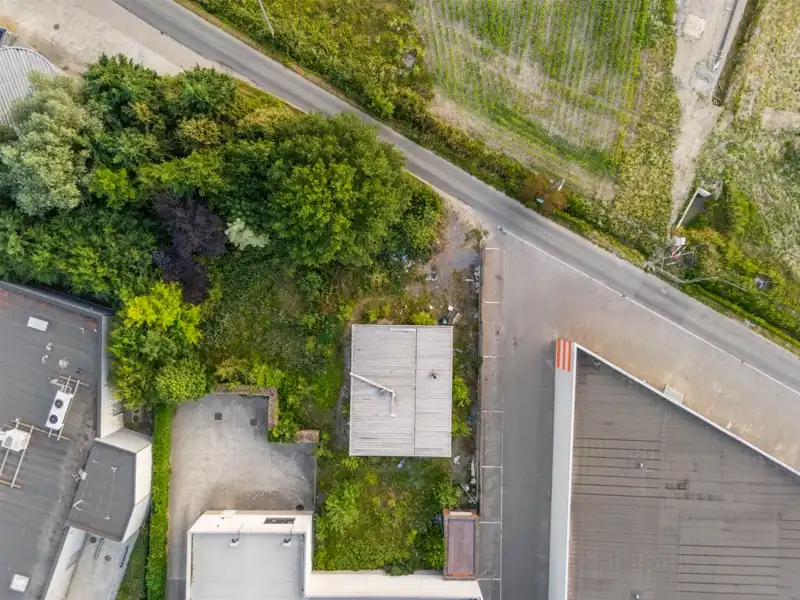 Roeselare-Brugsesteenweg. BOUWGROND + VERGUNDE PLANNEN voor  het bouwen van LOODS 486m2 & LOFT.  Unieke ontwikkelingszone op uitstekende ligging.  Perceel / tuin inclusief +/- 1080 m2. foto 14