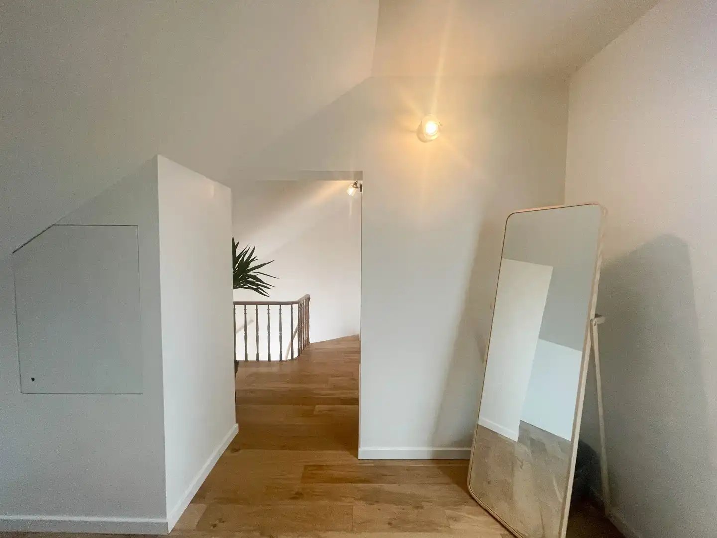 Gerenoveerd duplex-appartement met twee slaapkamers te Ardooie centrum! foto 8