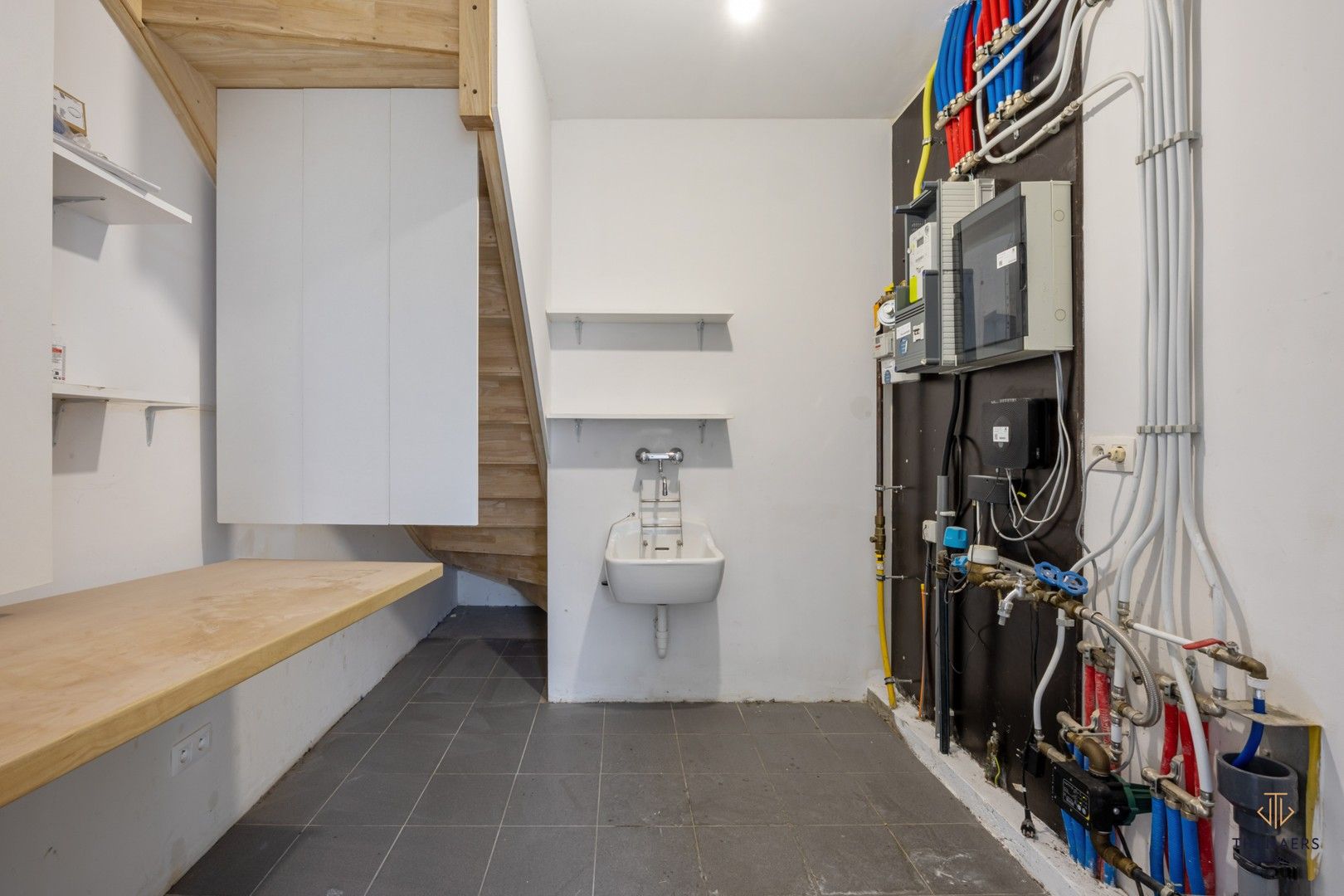 Moderne half‑open bebouwing met 3 slaapkamers op een rustige ligging. foto 8