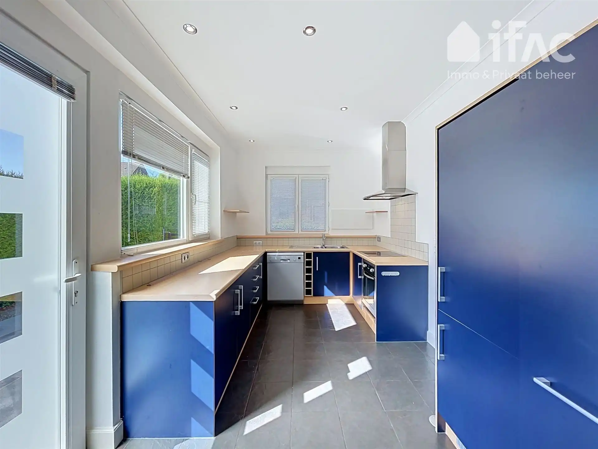 Fijne villawoonst met bijhuis vlakbij het park foto 10