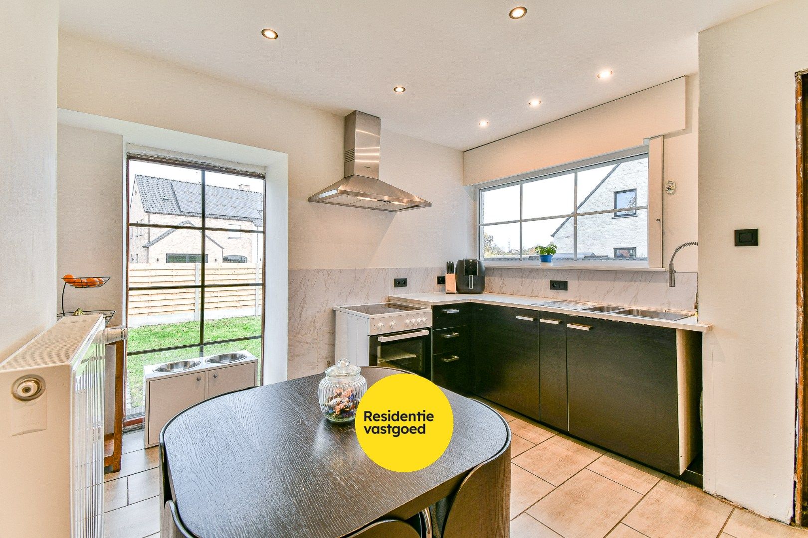 Vlot bereikbare villa met 4 slaapkamers foto 7