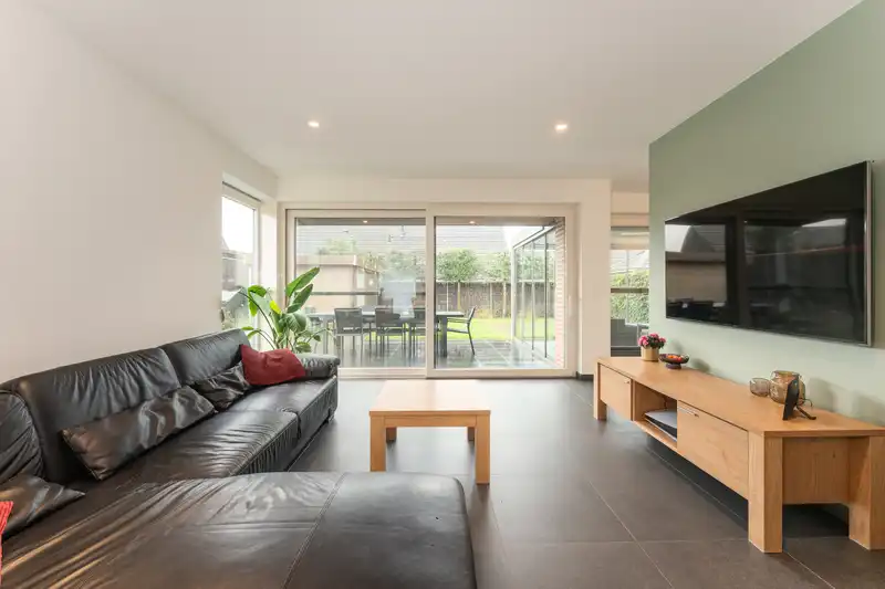 HOOGLEDE – Moderne gezinswoning met zonnige tuin en tal van extra’s! opp. 351 m² foto 5