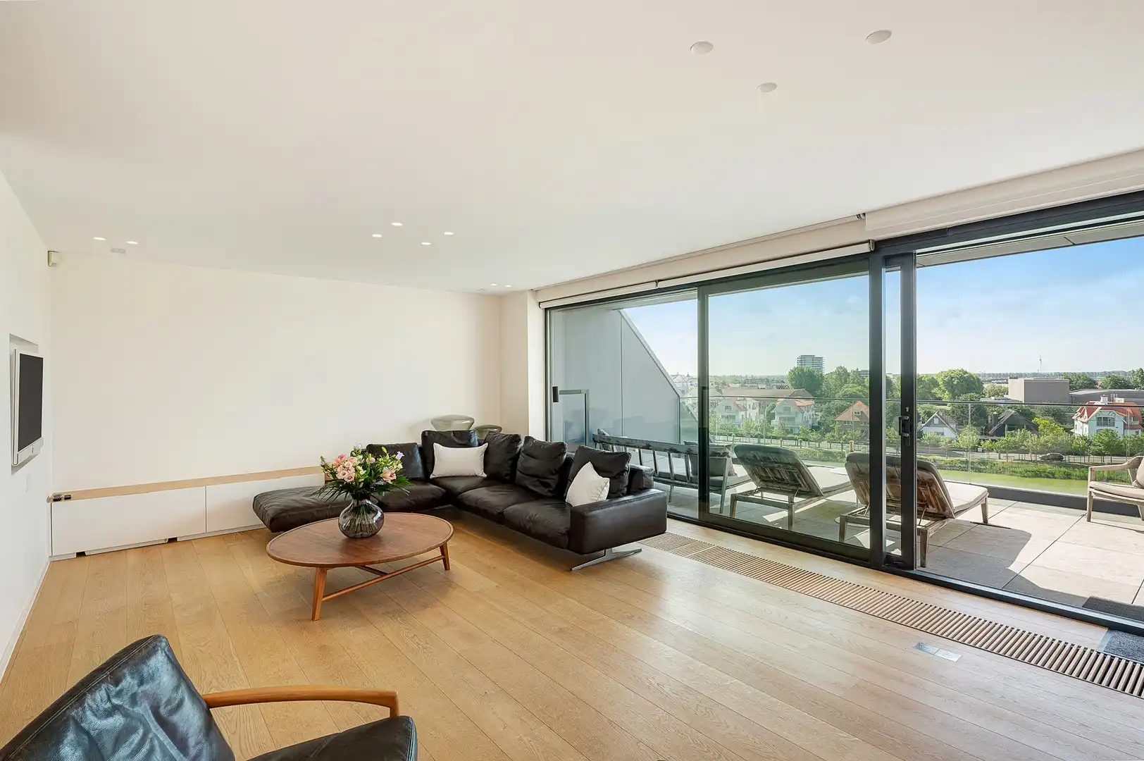 Luxueus appartement met frontaal zicht op het Zegemeer. foto 7