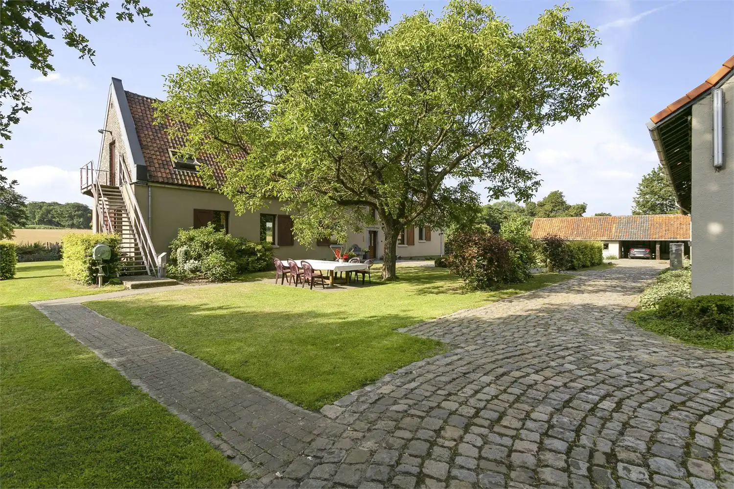 PRACHTIG IN HET GROEN GELEGEN APPARTEMENT TE ASSENT! foto 2