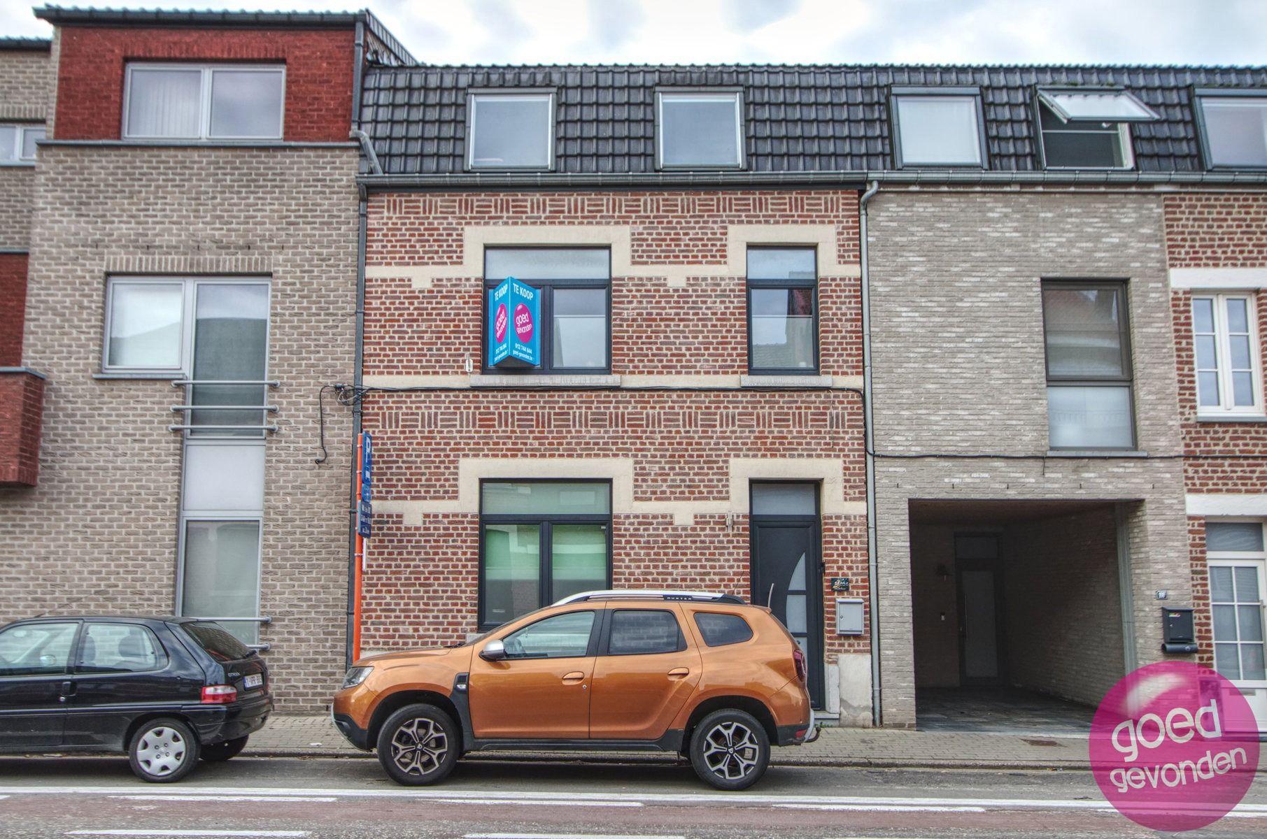 WONING - GERENOVEERD - 3 SLK - 2 BDK - TUIN - TERRAS foto {{pictureIndex}}