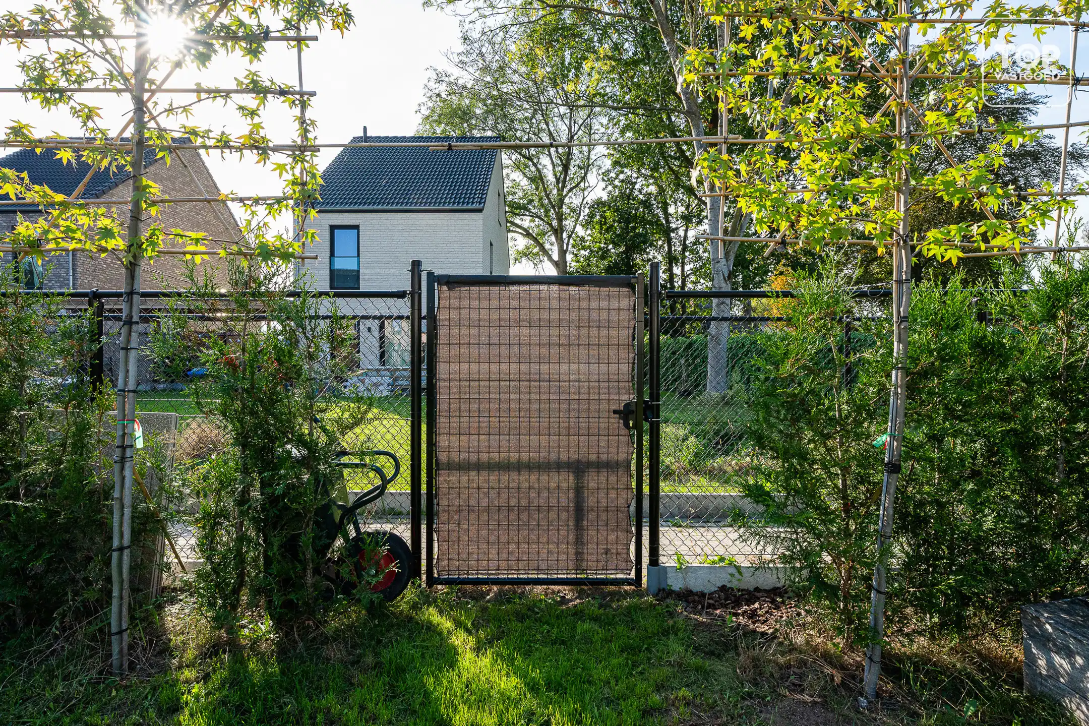 Nieuwbouwwoning met 4 slaapkamers, tuin en carport  foto 14
