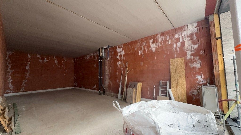 Nieuwbouw winkelruimte te koop op toplocatie in Deinze foto 5