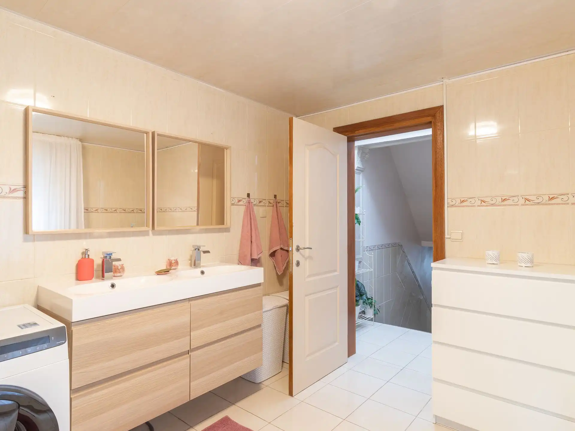 Gezinswoning met vier slaapkamers en stadstuin in Antwerpen foto 9
