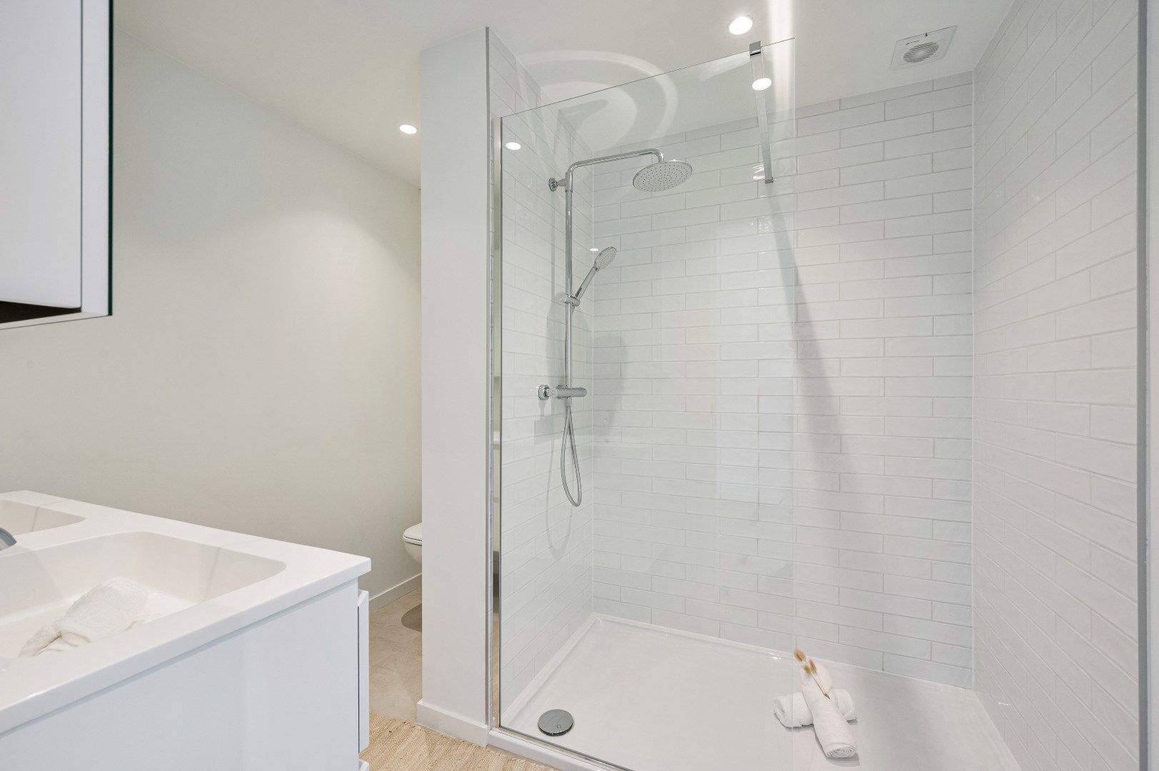 Knap gerenoveerd 2-slaapkamer-appartement in centrum van Kortrijk foto 8