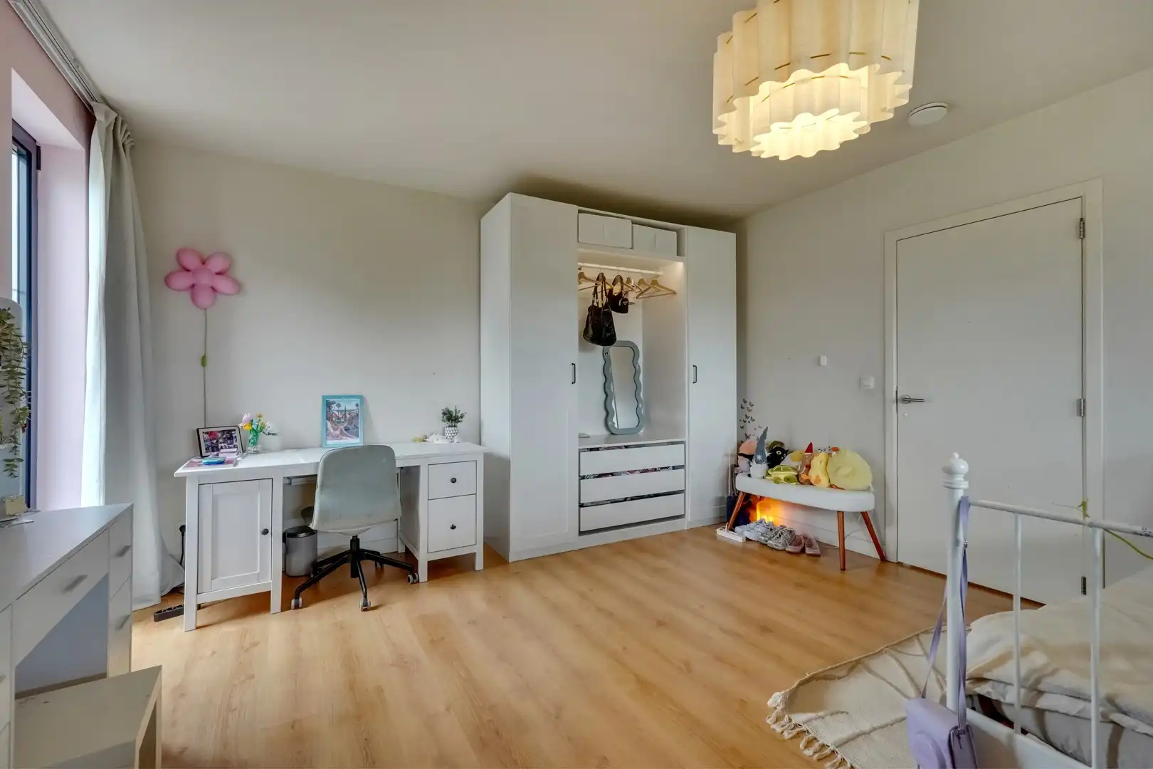 INSTAPKLARE GEZINSWONING MET 4 SLAAPKAMERS, ZWEMBAD EN PRACHTIGE TUIN OP 609M2 TE MAASMECHELEN foto 14