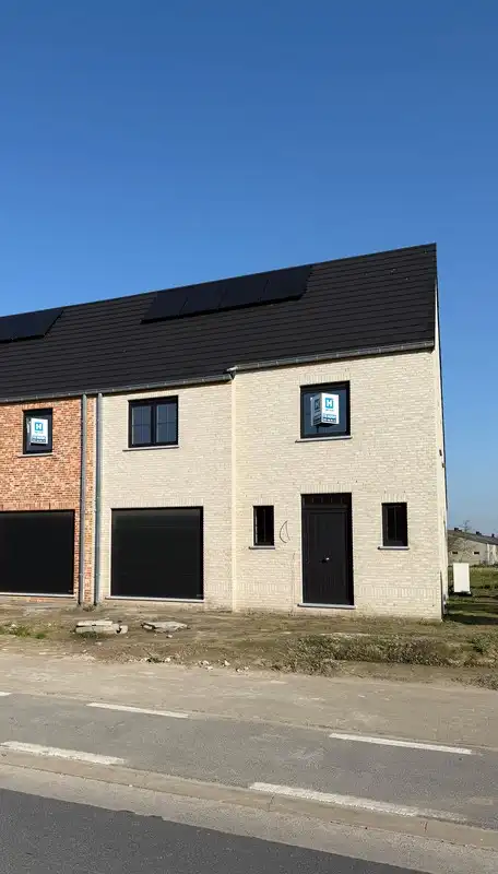 Energiezuinig wonen nabij het centrum van Wingene foto {{pictureIndex}}
