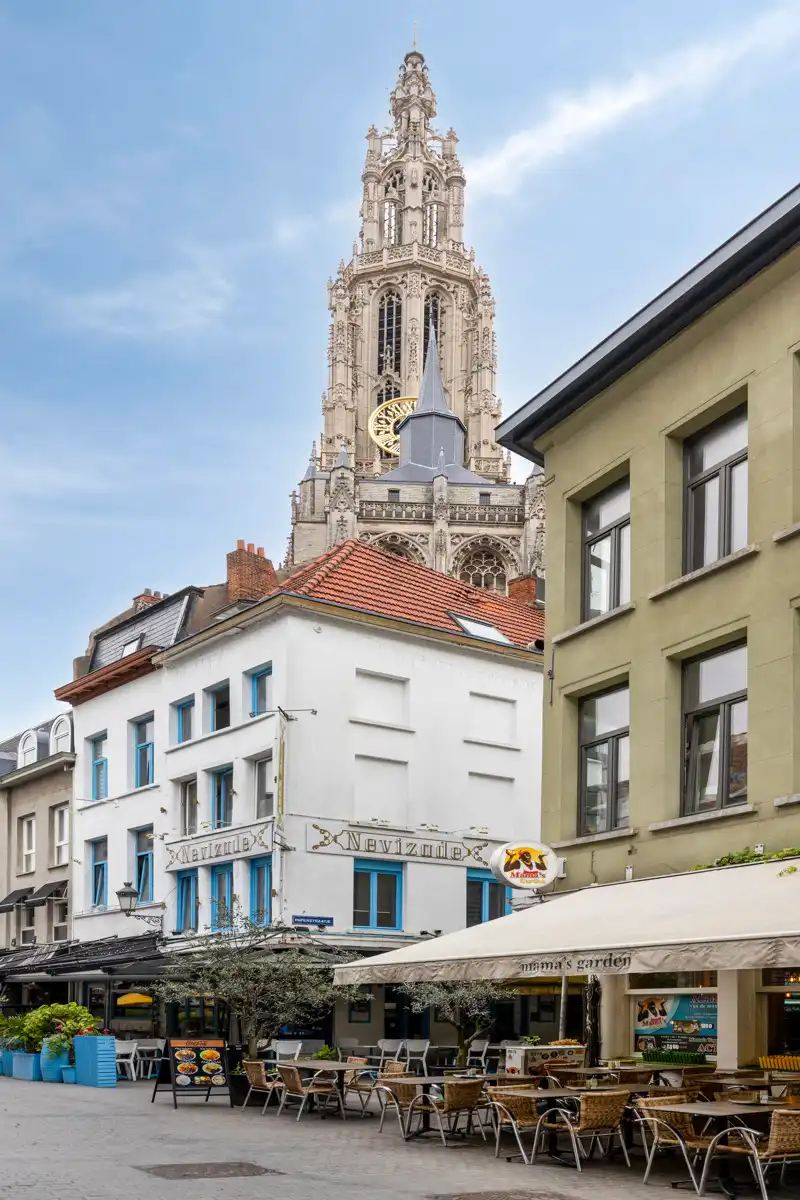 Te renoveren appartement (2 slpk) in het hart van Antwerpen. foto 12