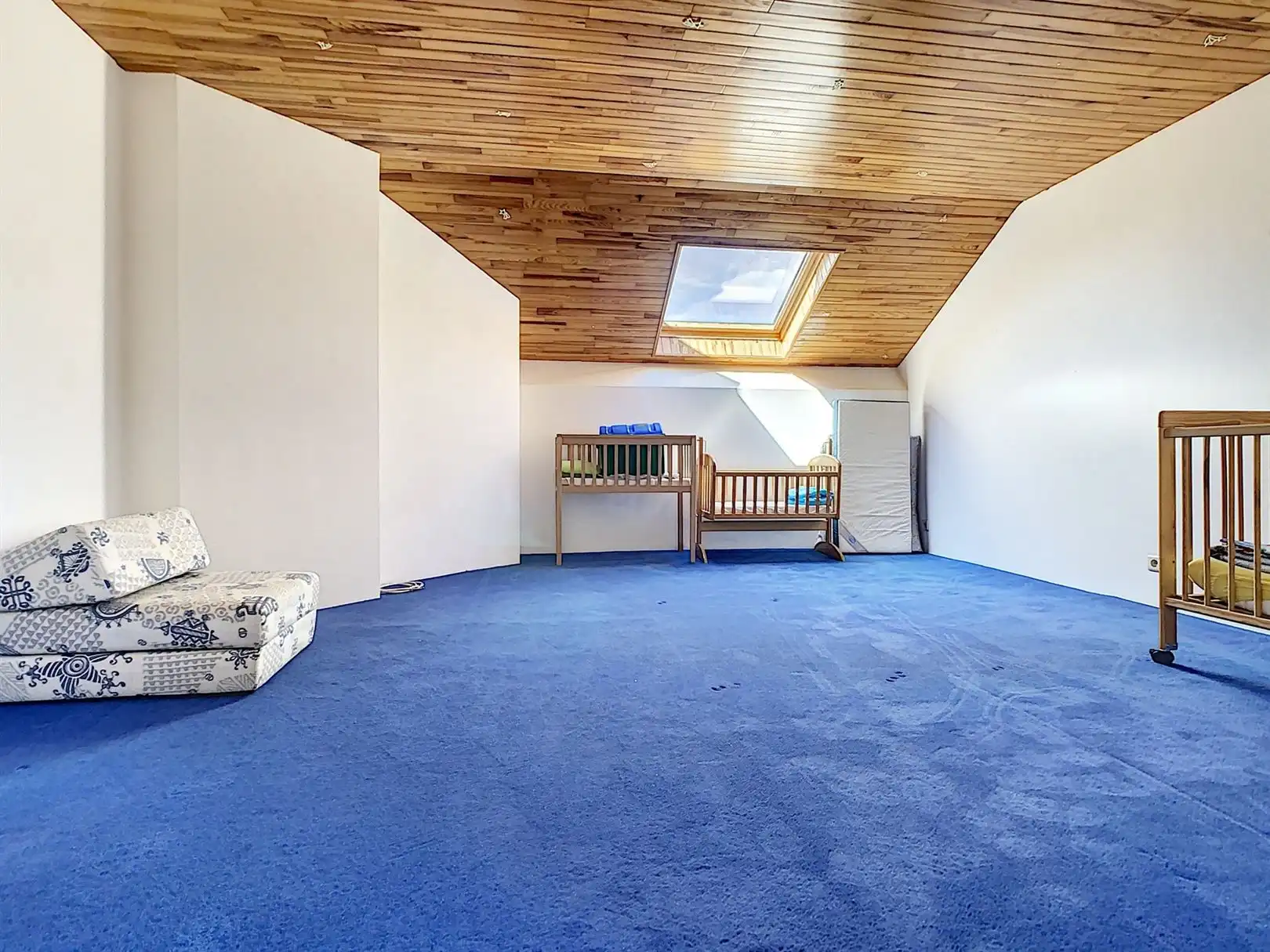 Ruime landelijke woning met 5 slpks, 19a 76ca foto 27