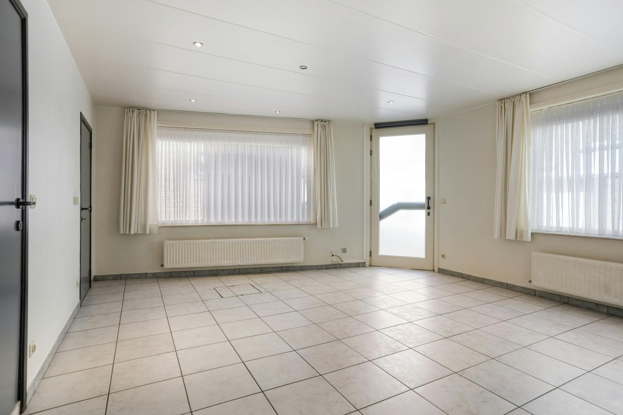 Instapklaar huis te koop in Ieper centrum foto 7